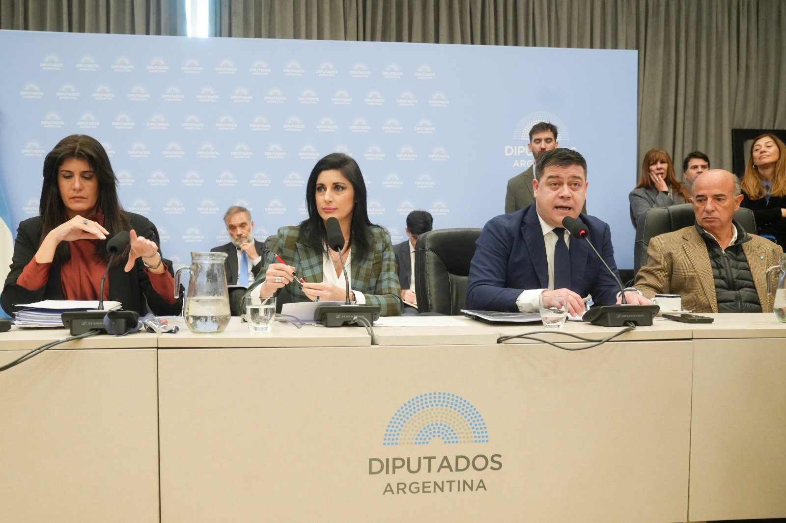Galeria de imagenes de la noticia EN DIFERENTES REUNIONES CONJUNTAS, LA COMISIÓN DE RELACIONES EXTERIORES AVALÓ CUATRO CONVENIOS