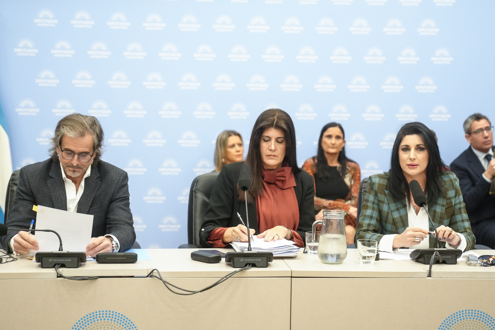 Galeria de imagenes de la noticia EN DIFERENTES REUNIONES CONJUNTAS, LA COMISIÓN DE RELACIONES EXTERIORES AVALÓ CUATRO CONVENIOS