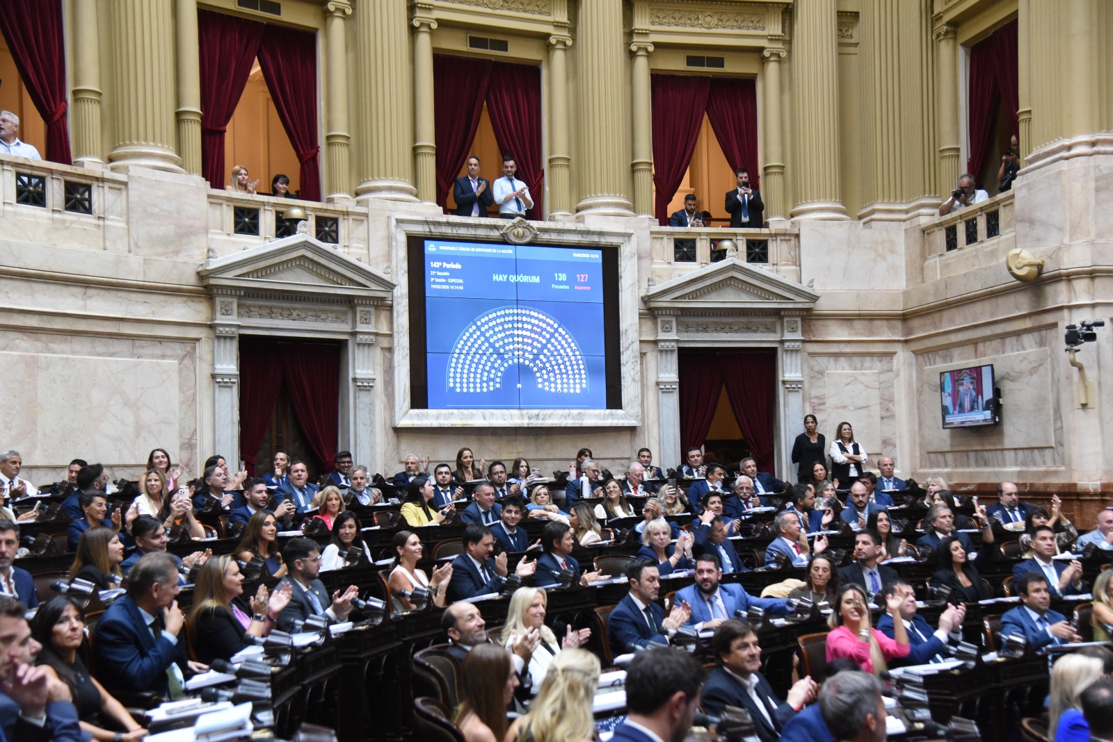 Galeria de imagenes de la noticia EN SESIÓN ESPECIAL, LA CÁMARA DE DIPUTADOS LE DIO MEDIA SANCIÓN AL PROYECTO DE MODERNIZACIÓN LABORAL 