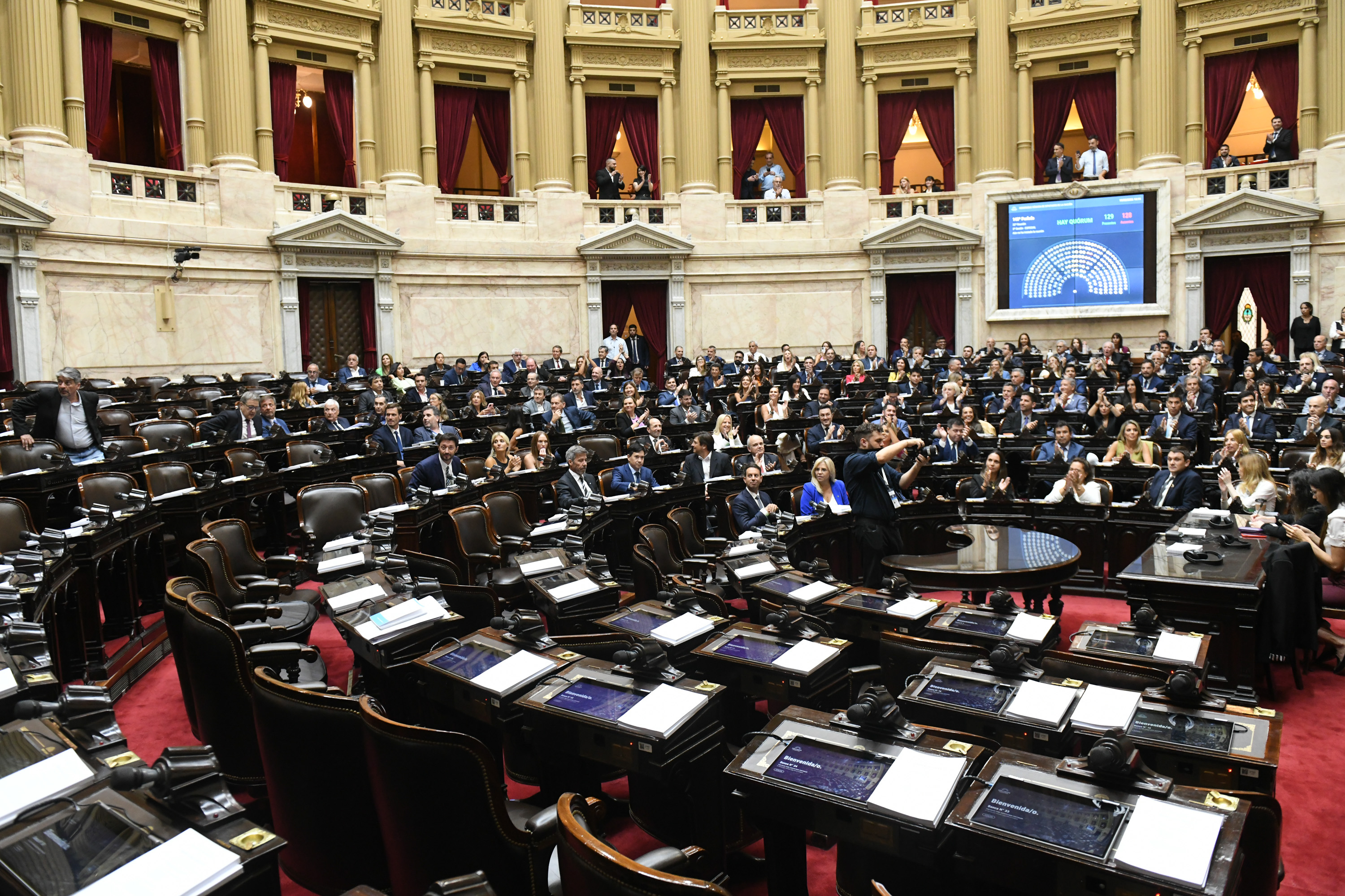 Galeria de imagenes de la noticia EN SESIÓN ESPECIAL, LA CÁMARA DE DIPUTADOS LE DIO MEDIA SANCIÓN AL PROYECTO DE MODERNIZACIÓN LABORAL 
