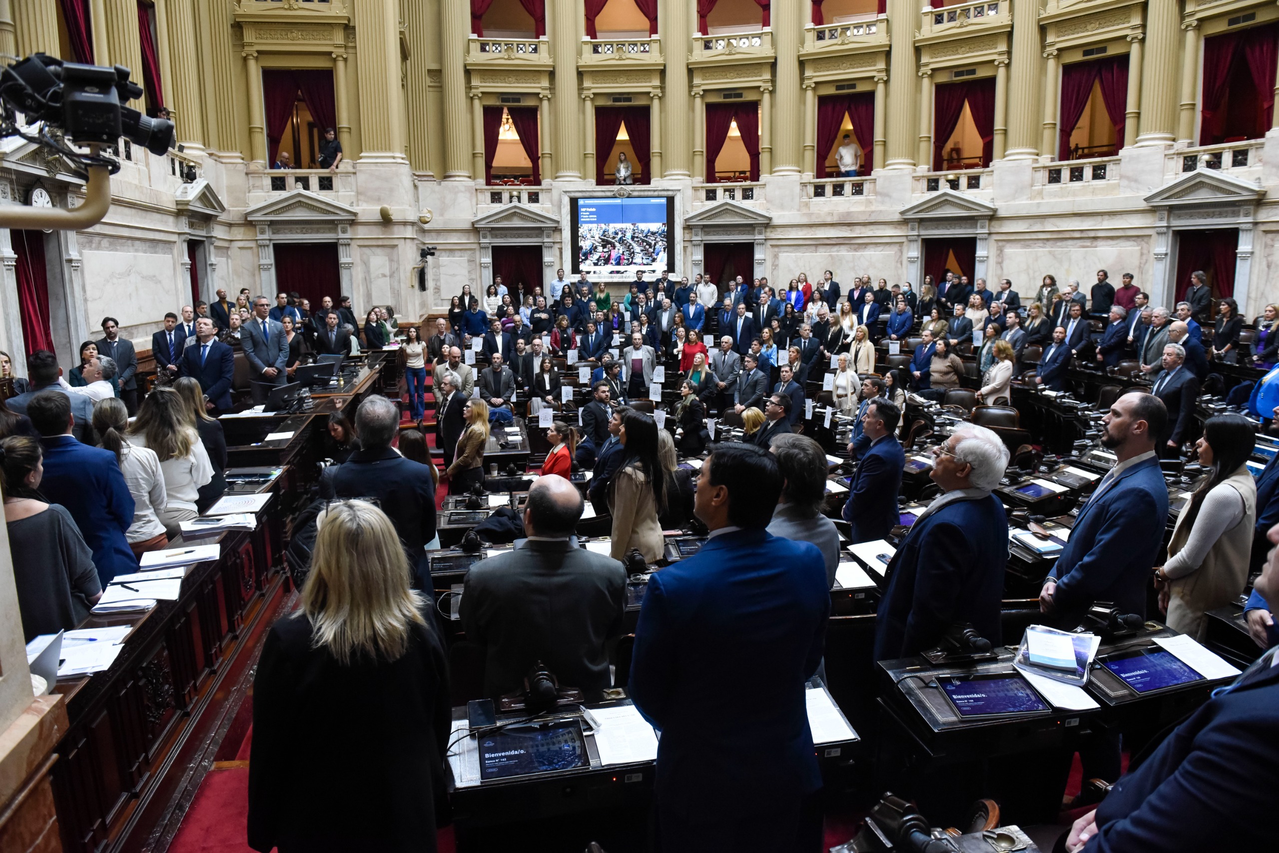 Galeria de imagenes de la noticia DIPUTADOS APROBÓ UN INCREMENTO EXCEPCIONAL Y DE EMERGENCIA PARA JUBILACIONES Y PENSIONES