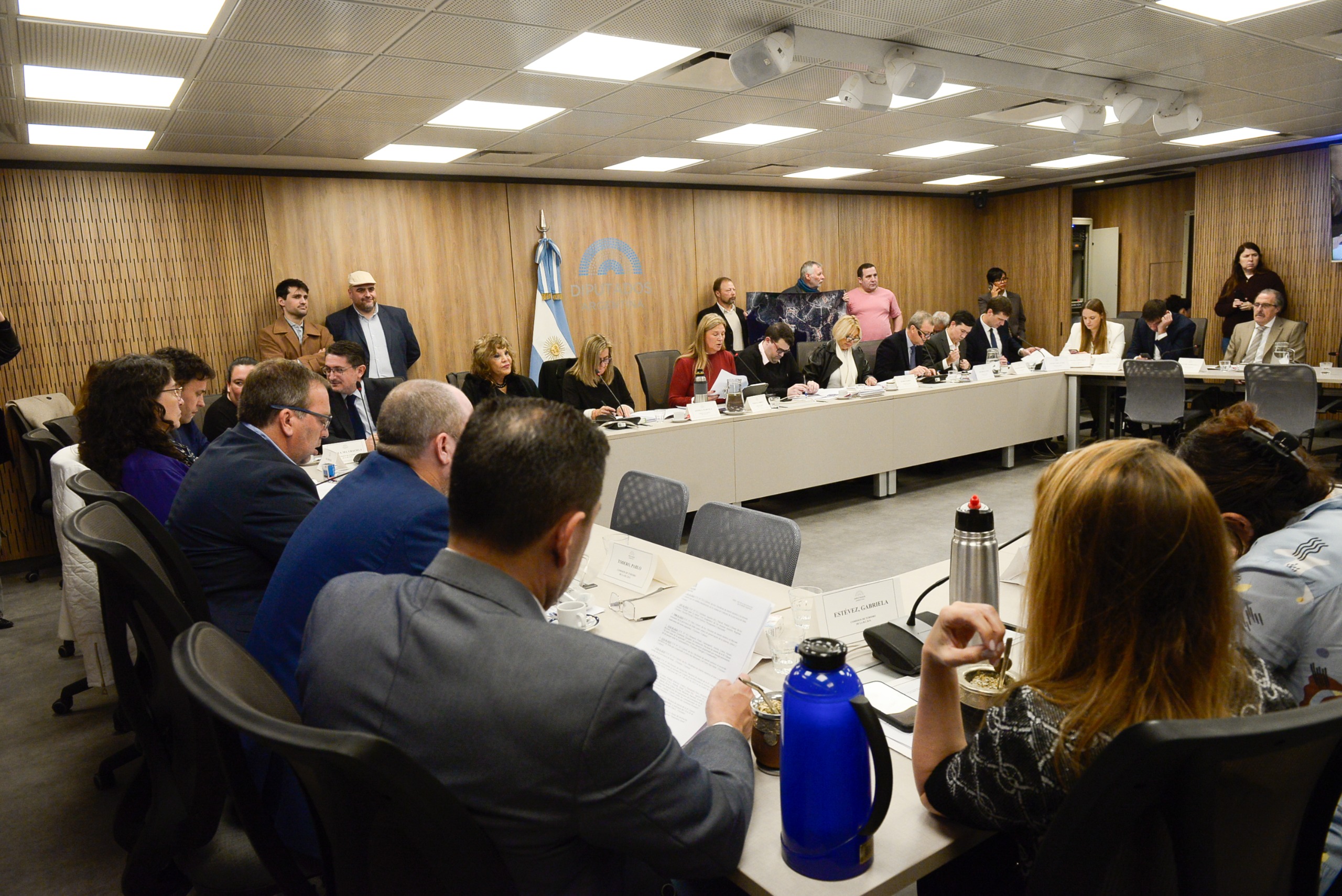 Galeria de imagenes de la noticia CON EXPOSITORES, LA COMISIÓN DE TURISMO ABORDÓ LA SITUACIÓN DEL TURISMO SOCIAL