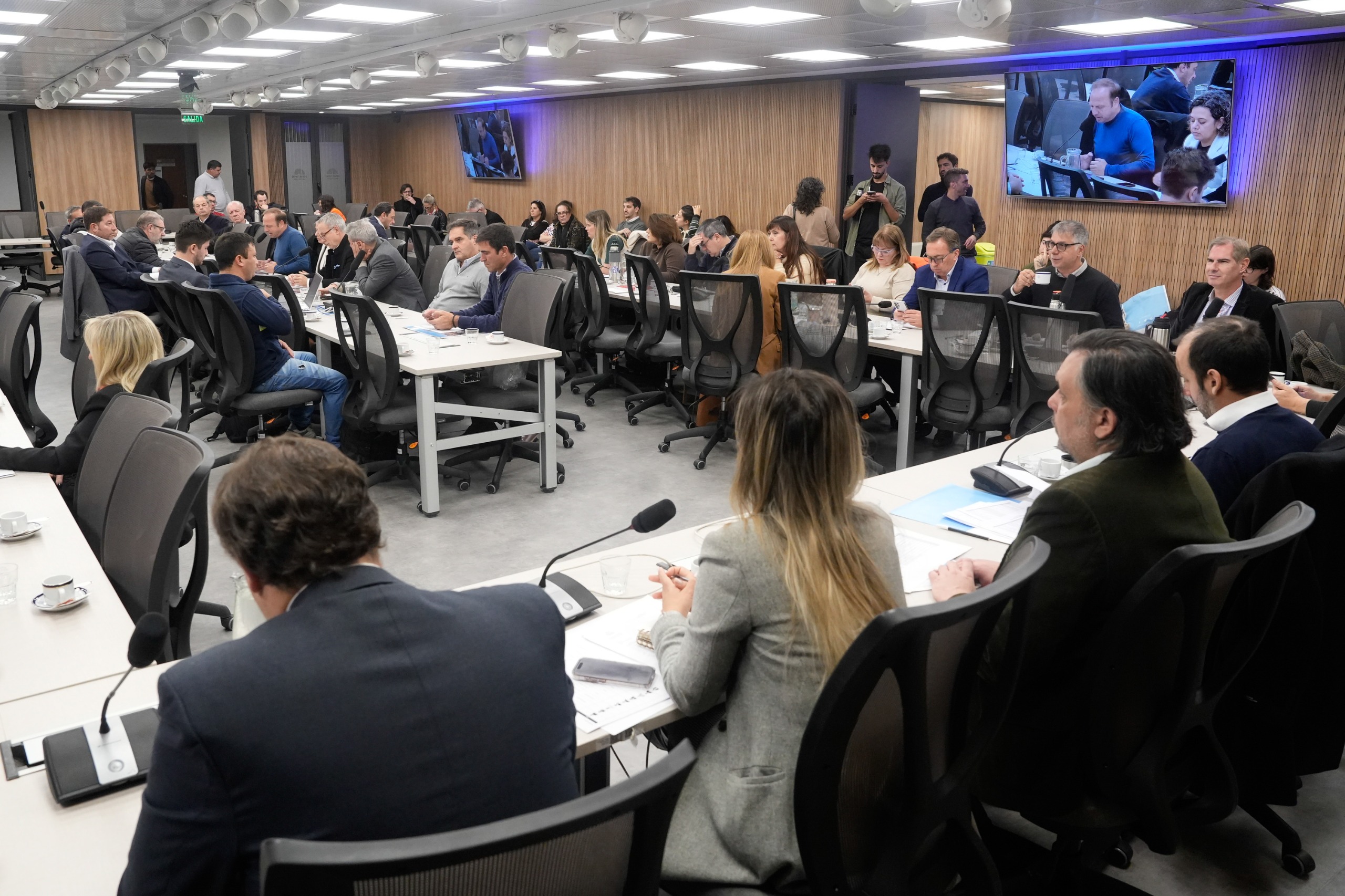 Galeria de imagenes de la noticia CON INVITADOS, COMISIÓN ABORDÓ LA SITUACIÓN ACTUAL DE LA CONSTRUCCIÓN Y LA INVERSIÓN PÚBLICA EN VIVIENDA