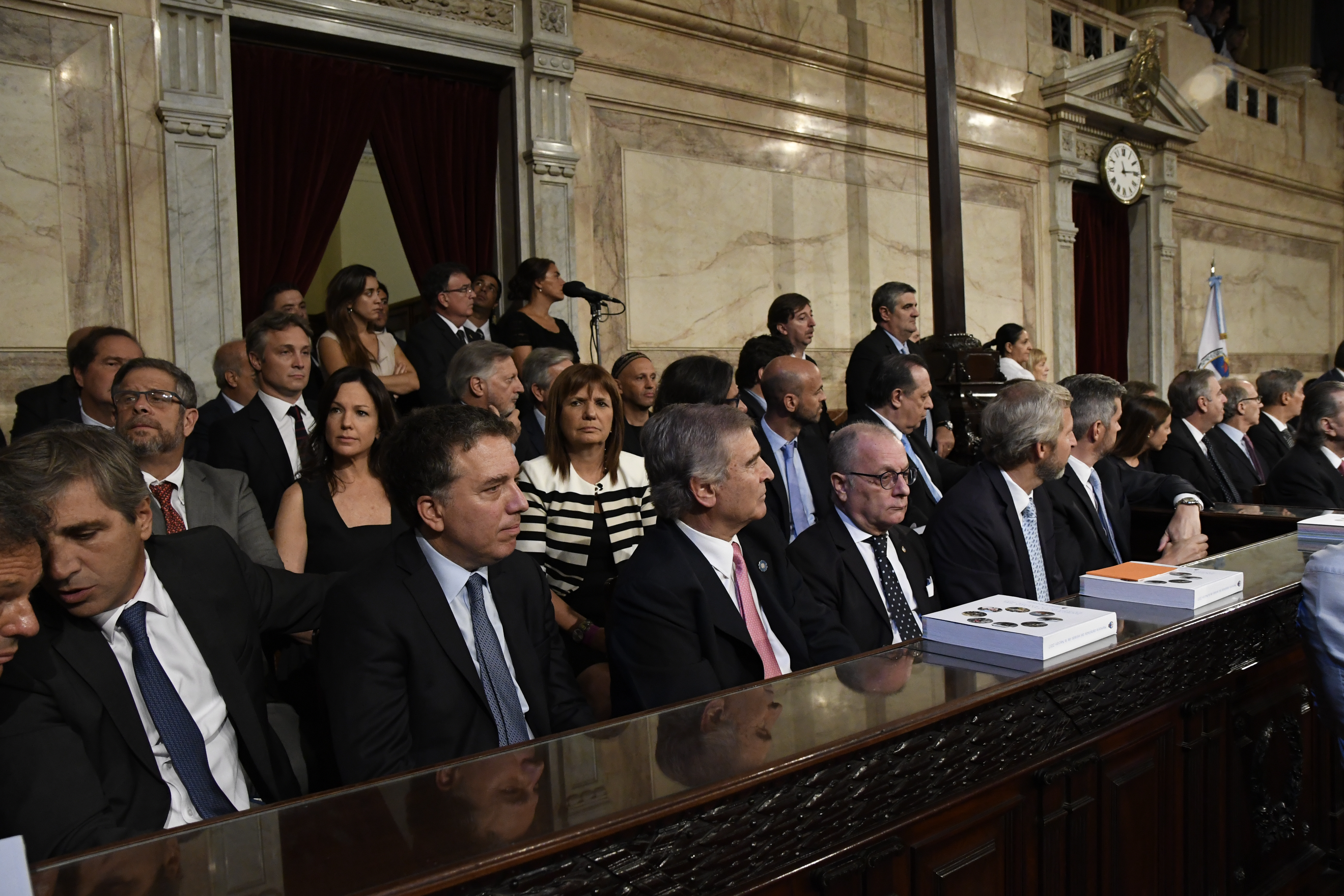 GOBERNADORES, LA CORTE Y TODOS LOS MINISTROS EN LA ASAMBLEA QUE RECIBIÓ AL PRESIDENTE