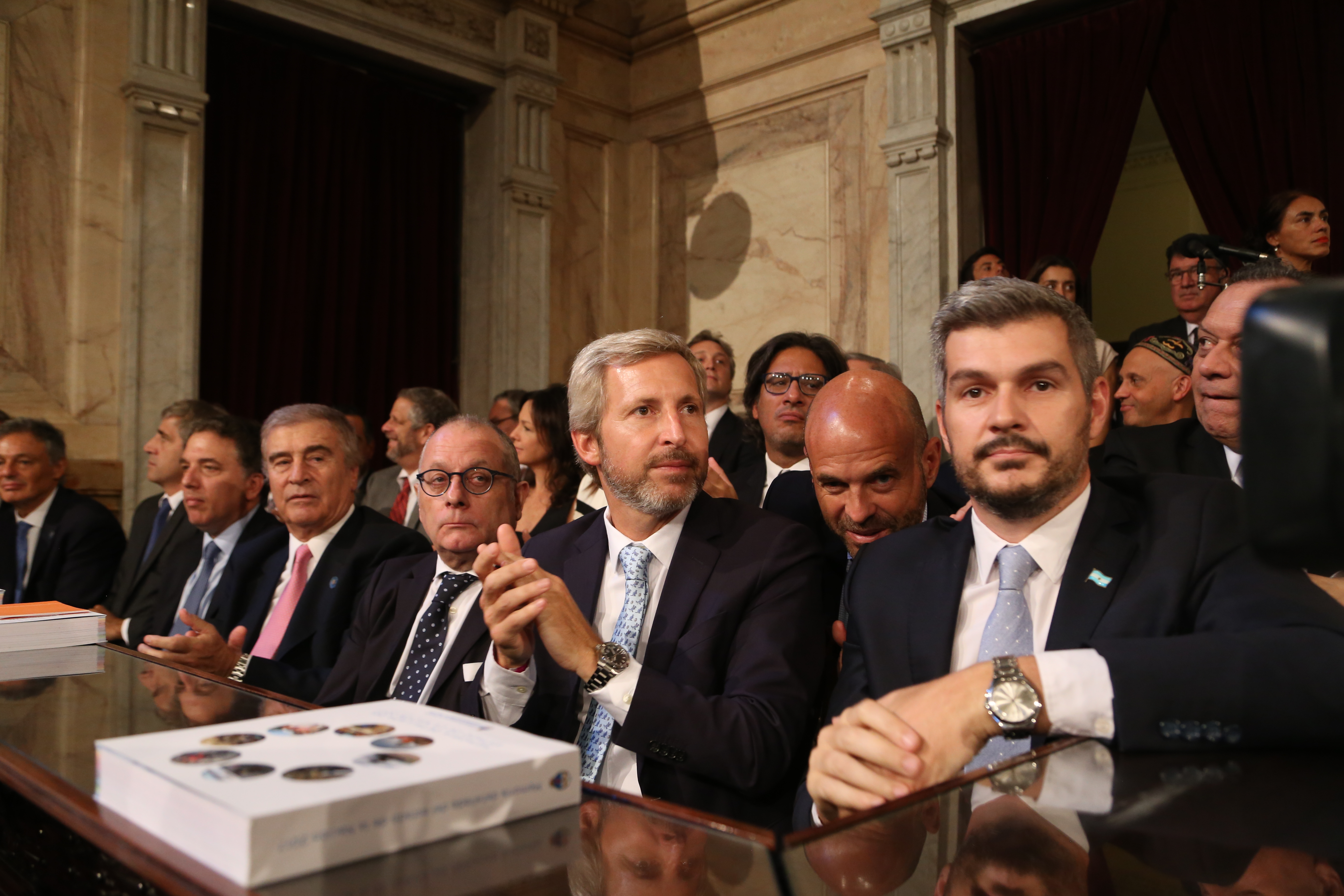 GOBERNADORES, LA CORTE Y TODOS LOS MINISTROS EN LA ASAMBLEA QUE RECIBIÓ AL PRESIDENTE