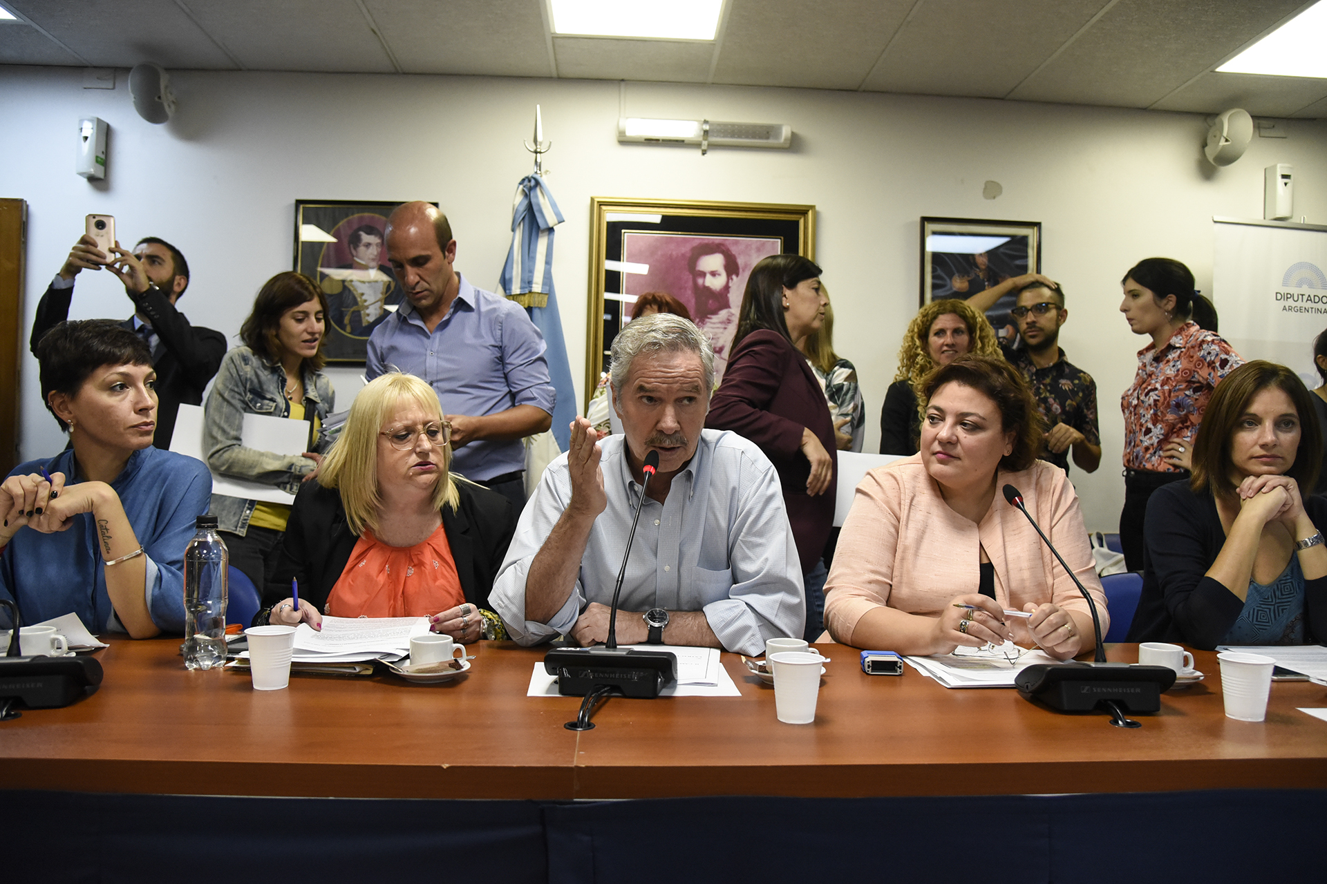 DICTAMEN A UN PROYECTO PARA PROTEGER A BENEFICIARIOS DE CRÉDITOS HIPOTECARIOS