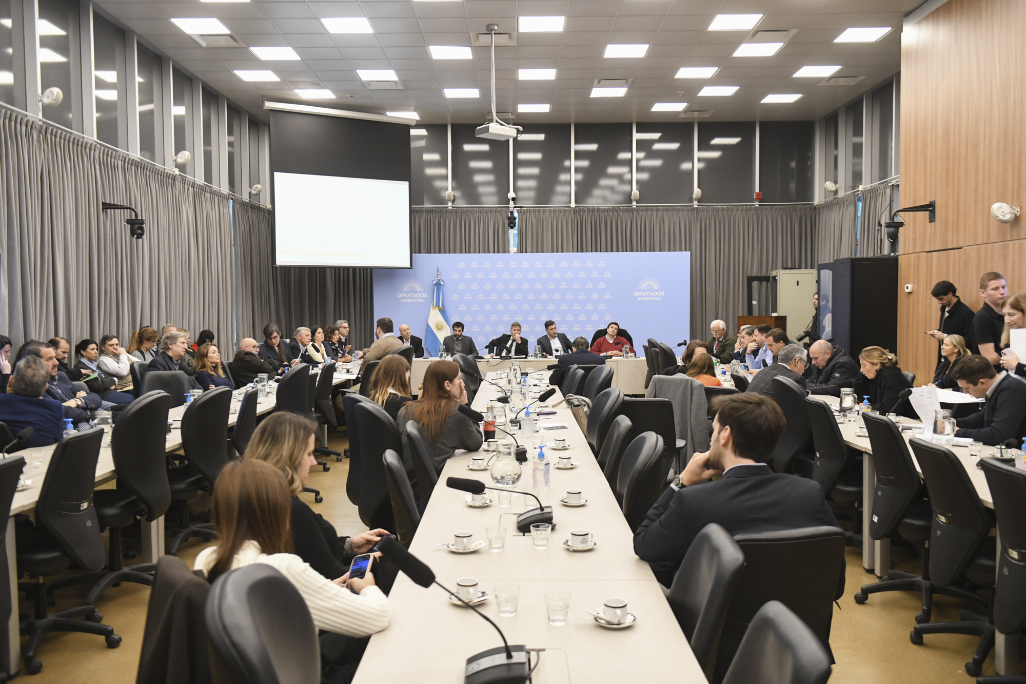 COMISIÓN DE AGRICULTURA RECIBIÓ A ESPECIALISTAS EN FERTILIZANTES Y NUTRICIÓN DE CULTIVOS