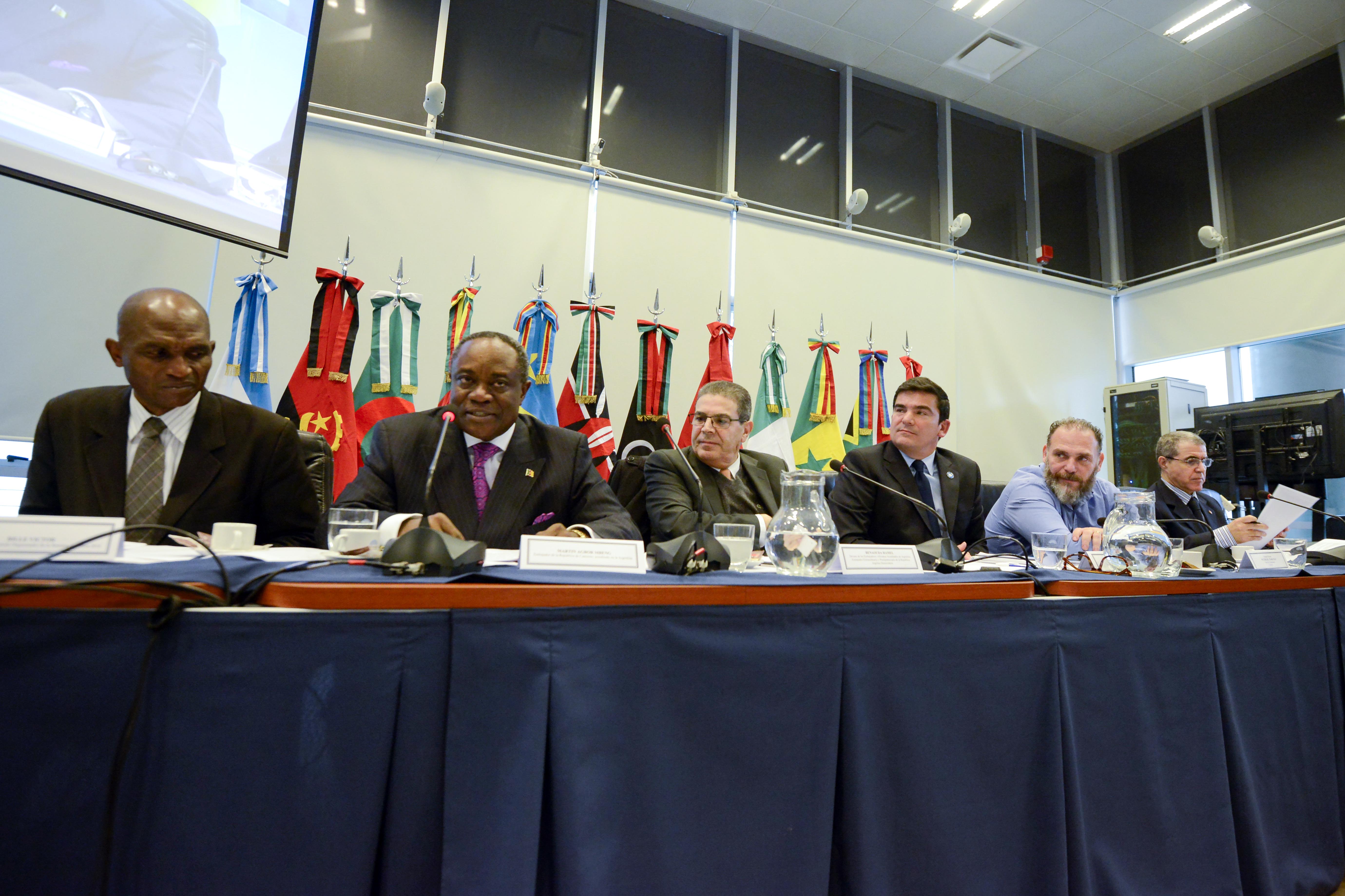 ENCUENTRO BILATERAL PARA FORTALECER LOS LAZOS CON PAÍSES DE ÁFRICA