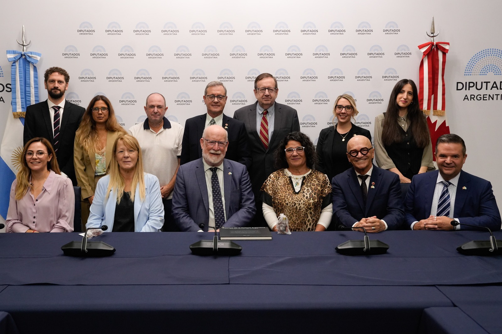 UNA DELEGACIÓN DE PARLAMENTARIOS CANADIENSES VISITÓ LA CÁMARA DE DIPUTADOS