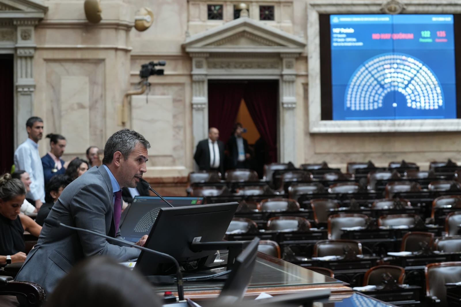 POR FALTA DE QUÓRUM, DIPUTADOS REALIZÓ EXPRESIONES EN MINORÍA