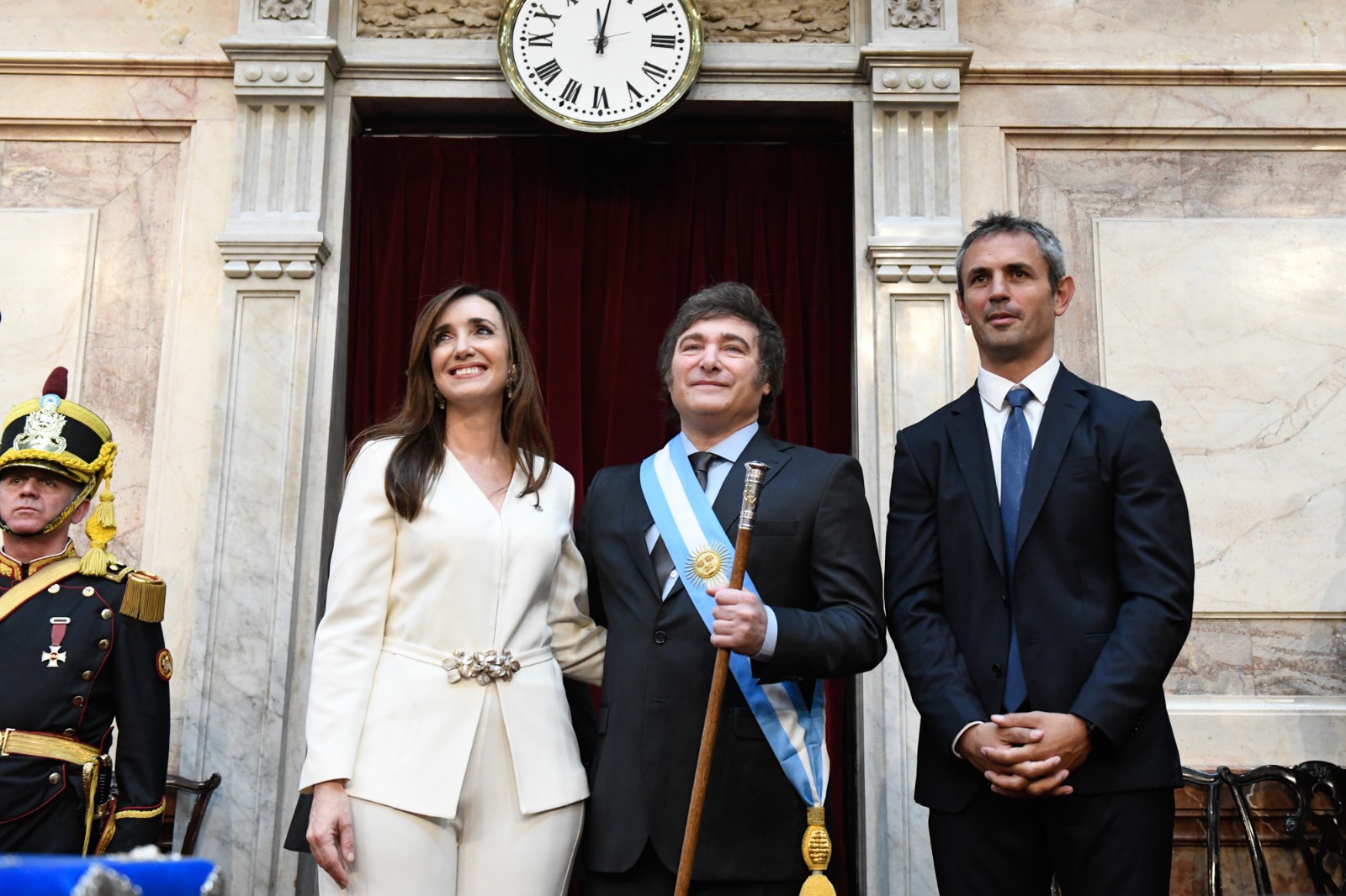 Javier Milei junto a Victoria Villarruel y Martin Menem en la jura presidencial