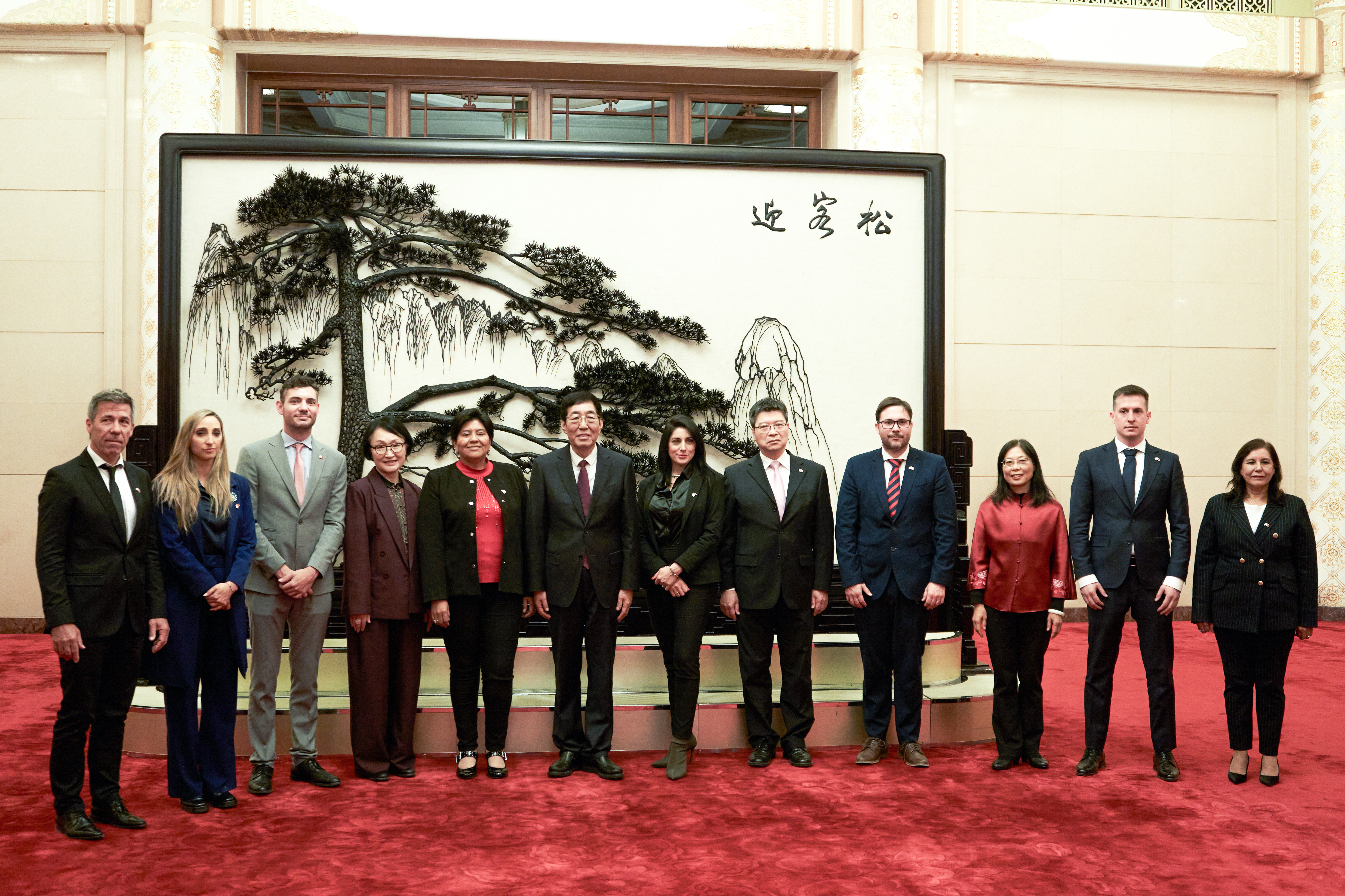 China recibió a una delegación de diputados nacionales