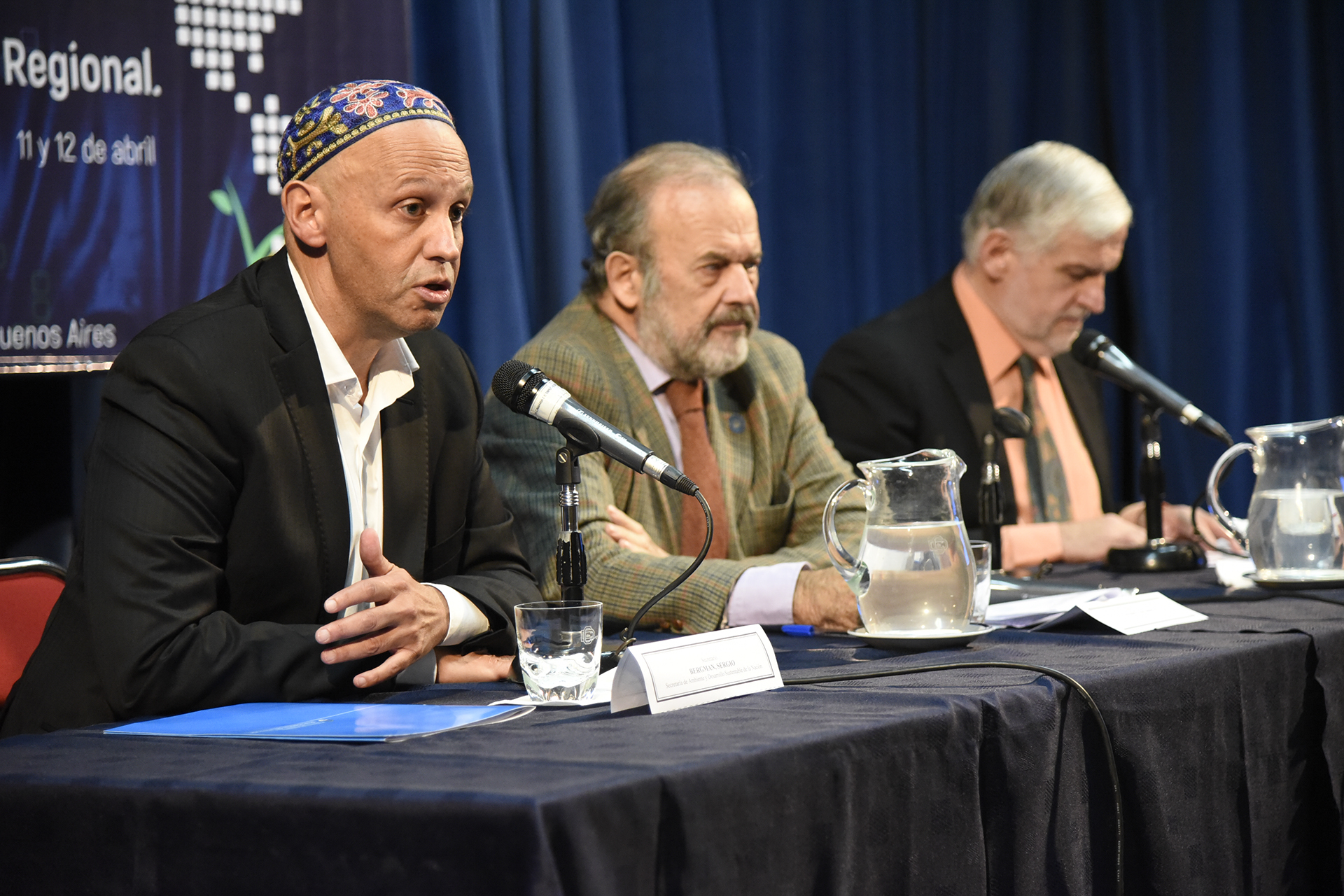 CON DIPUTADOS Y FUNCIONARIOS, COMENZÓ EL SIMPOSIO 