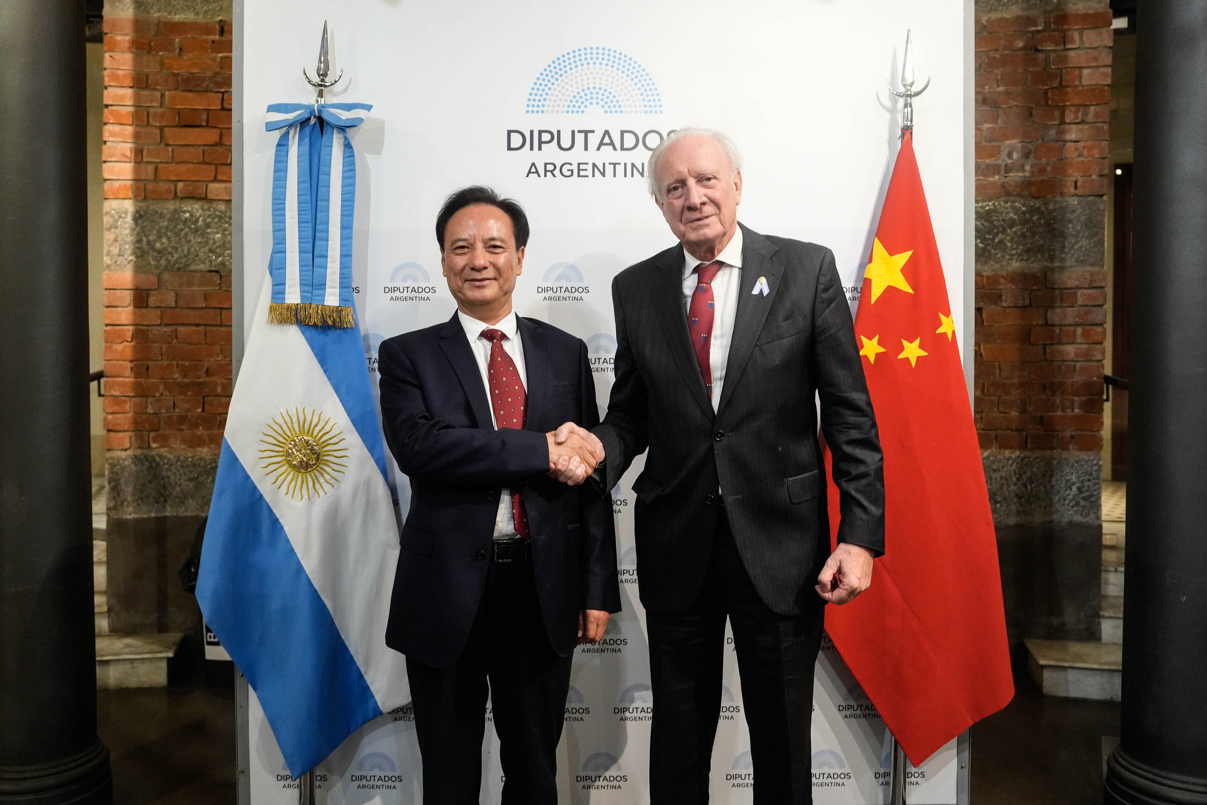 CULTURA, EDUCACIÓN Y ECONOMÍA, EJES DE LA REUNIÓN CON DELEGACIÓN CHINA 