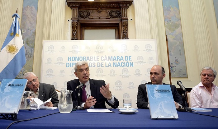 Se presentó en la H. Cámara de Diputados de la Nación el libro “Malvinas, un anacronismo colonial” Se presentó en la H. Cámara de Diputados de la Nación el libro “Malvinas, un anacronismo colonial”