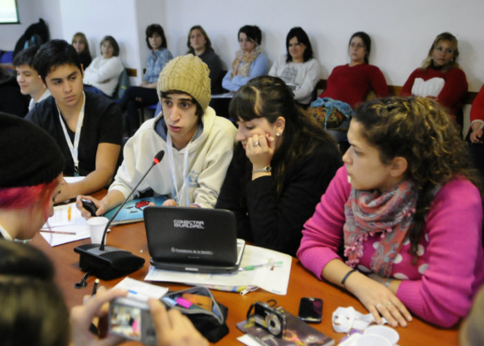 Encuentro del Parlamento Juvenil del Mercosur en la H. Cámara de Diputados de la Nación Encuentro del Parlamento Juvenil del Mercosur en la H. Cámara de Diputados de la Nación