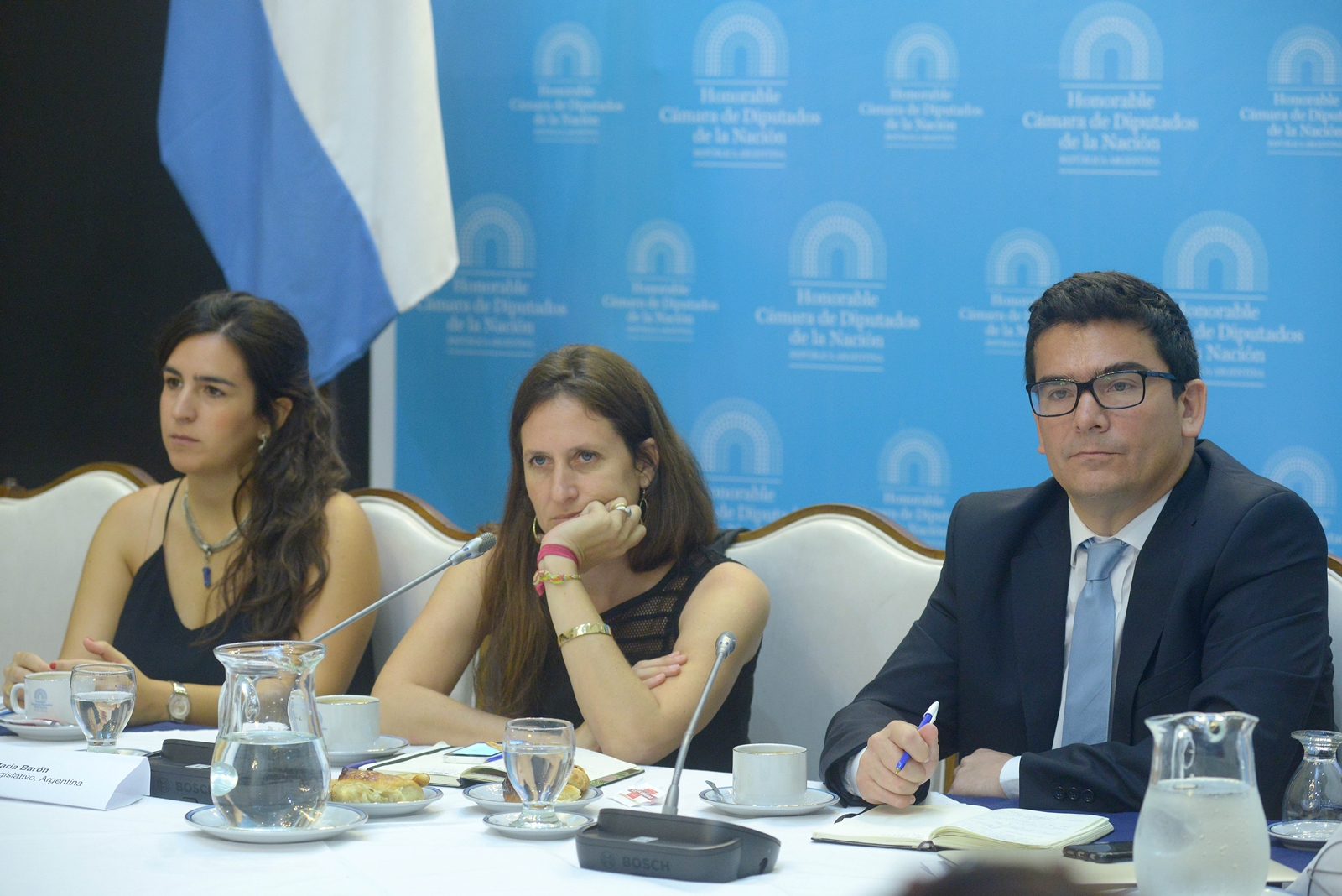 Debate sobre las “Oportunidades y Desafíos para un Parlamento Abierto” Debate sobre las “Oportunidades y Desafíos para un Parlamento Abierto”
