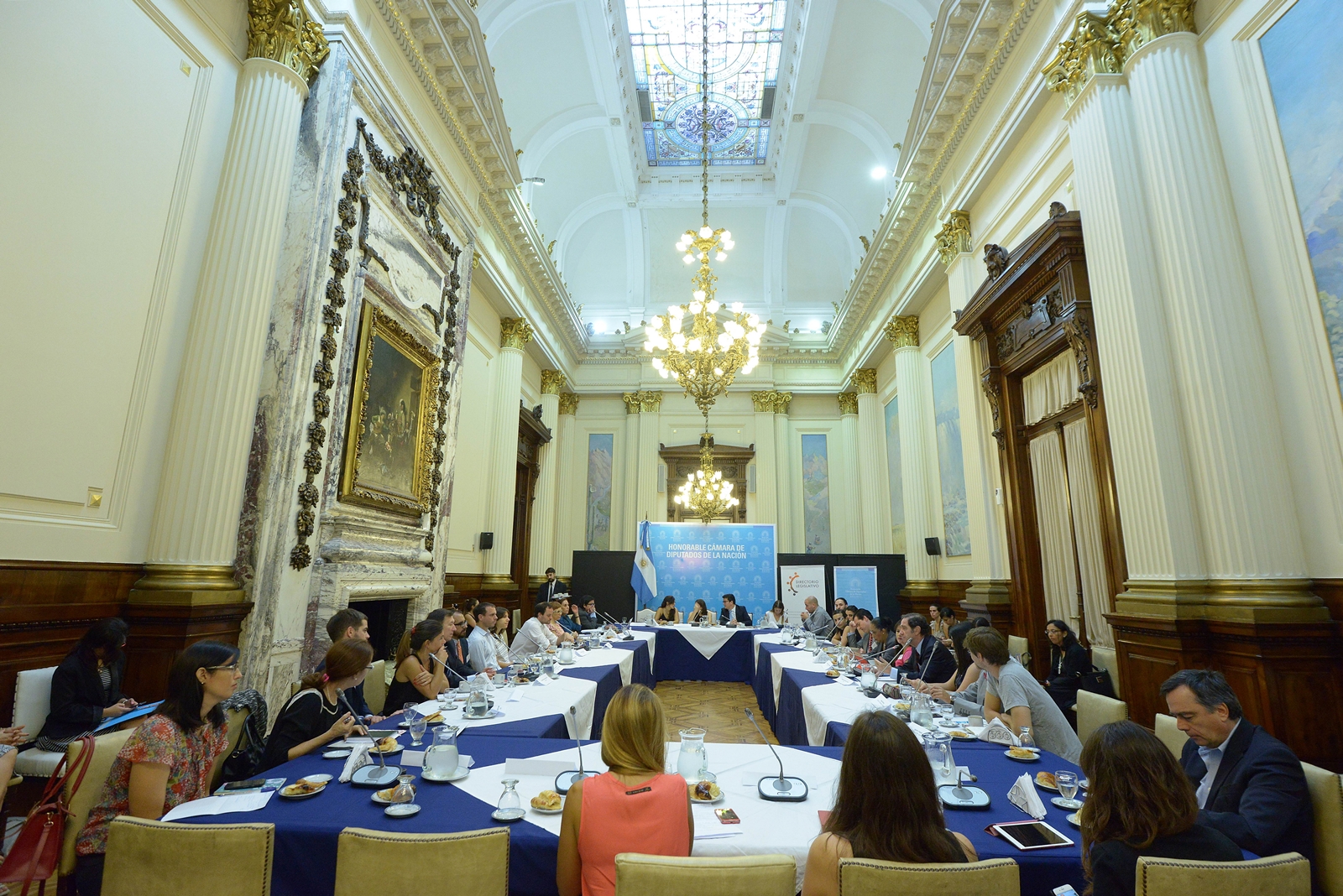 Debate sobre las “Oportunidades y Desafíos para un Parlamento Abierto” Debate sobre las “Oportunidades y Desafíos para un Parlamento Abierto”
