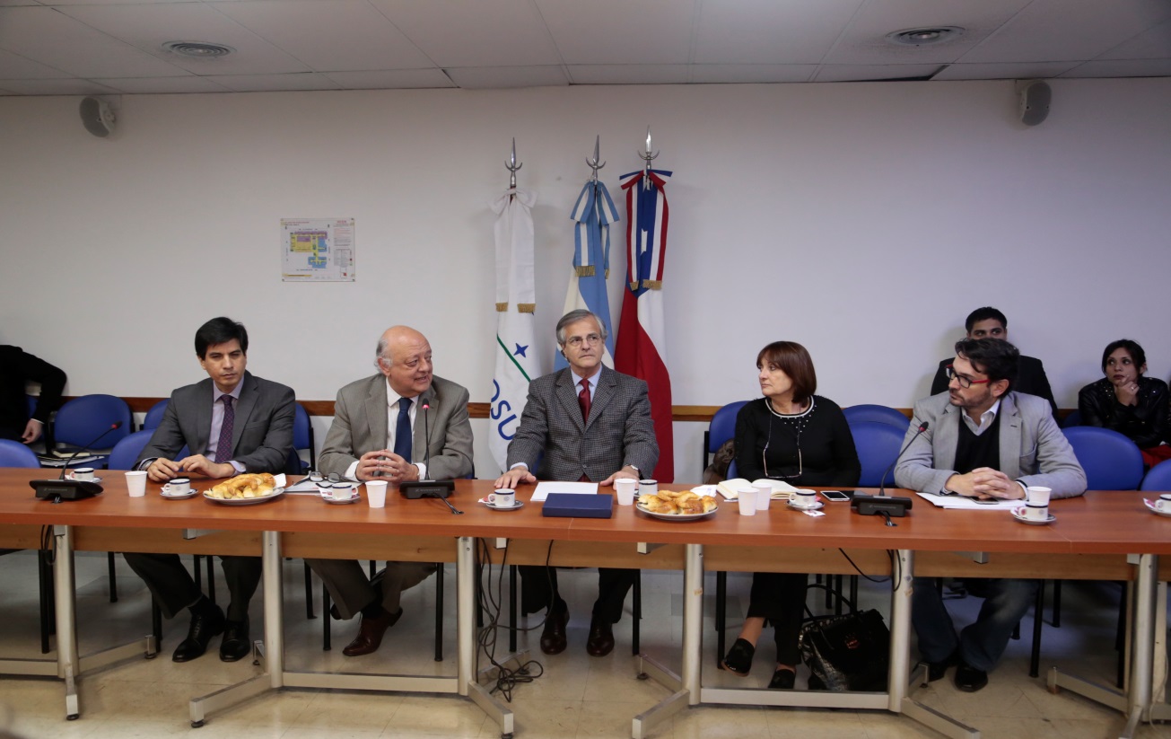 El Embajador chileno fue recibido por la Comisión del MERCOSUR El Embajador chileno fue recibido por la Comisión del MERCOSUR