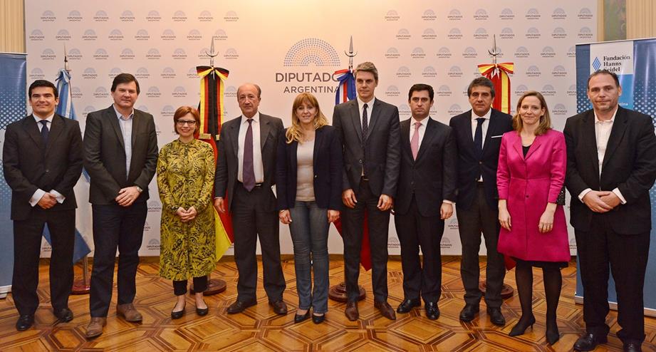 Presentación de la publicación “Indicadores de Control Legislativo V” Presentación de la publicación “Indicadores de Control Legislativo V”