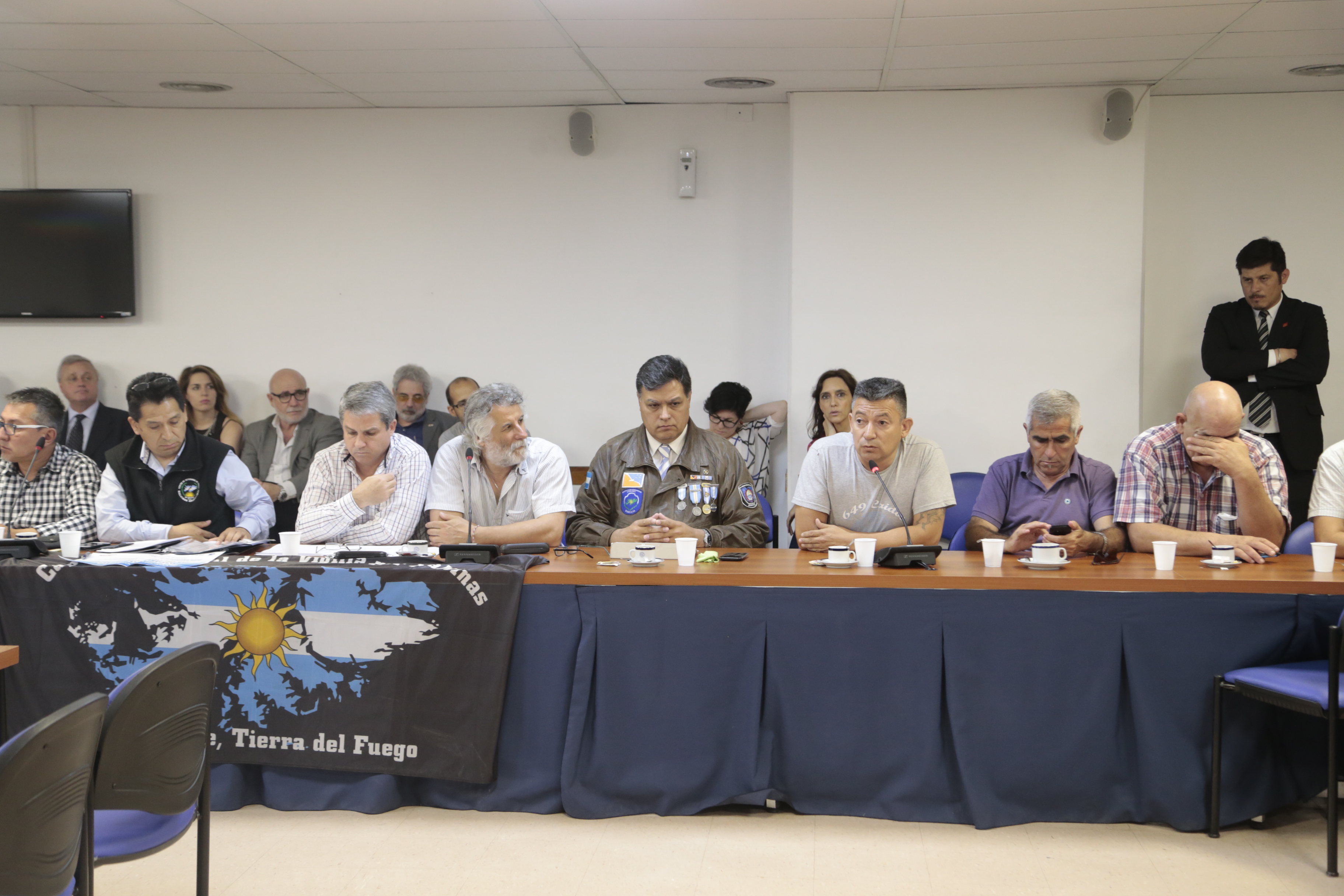 Reunión con expertos y ex Combatientes de Malvinas Reunión con expertos y ex Combatientes de Malvinas