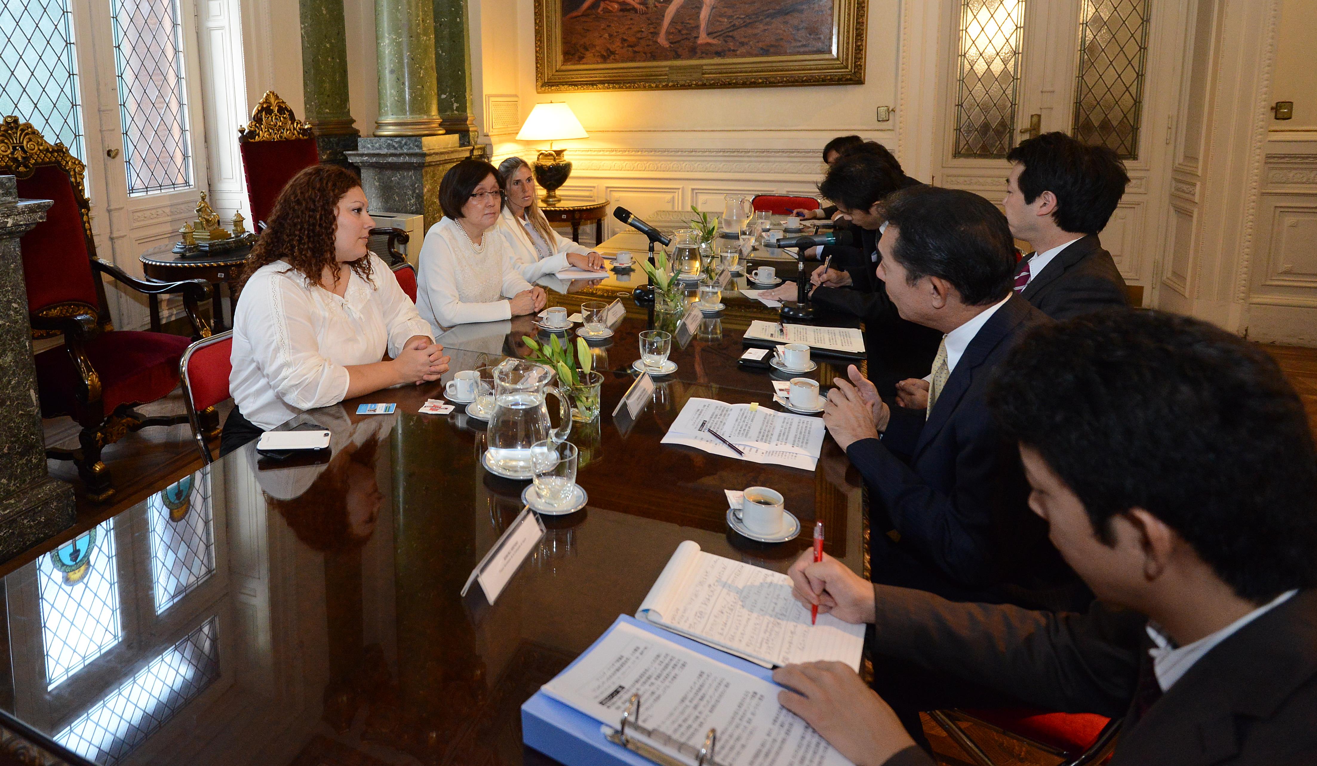 Visita de una delegación de Japón a la HCDN Visita de una delegación de Japón a la HCDN