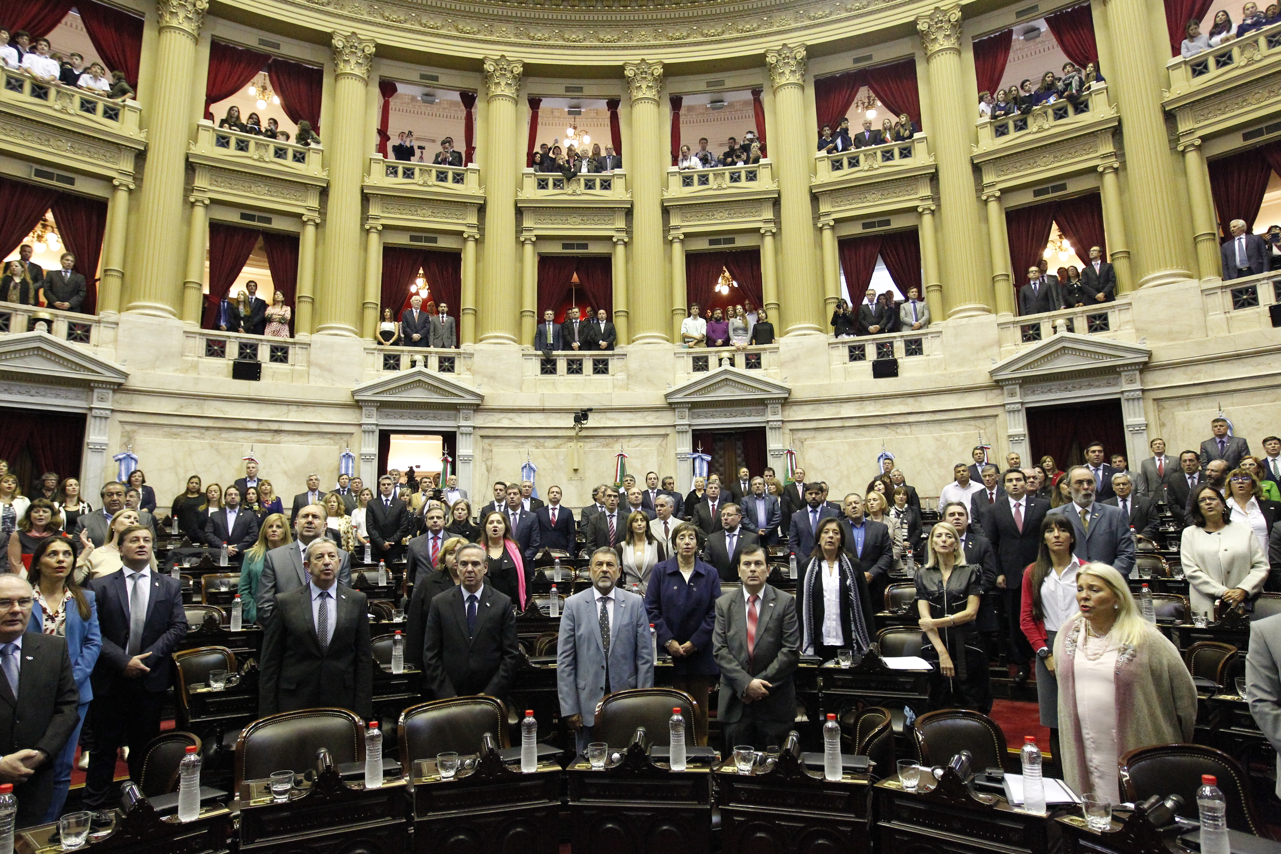 El Presidente de Italia destacó ante el Congreso los lazos de hermandad con Argentina