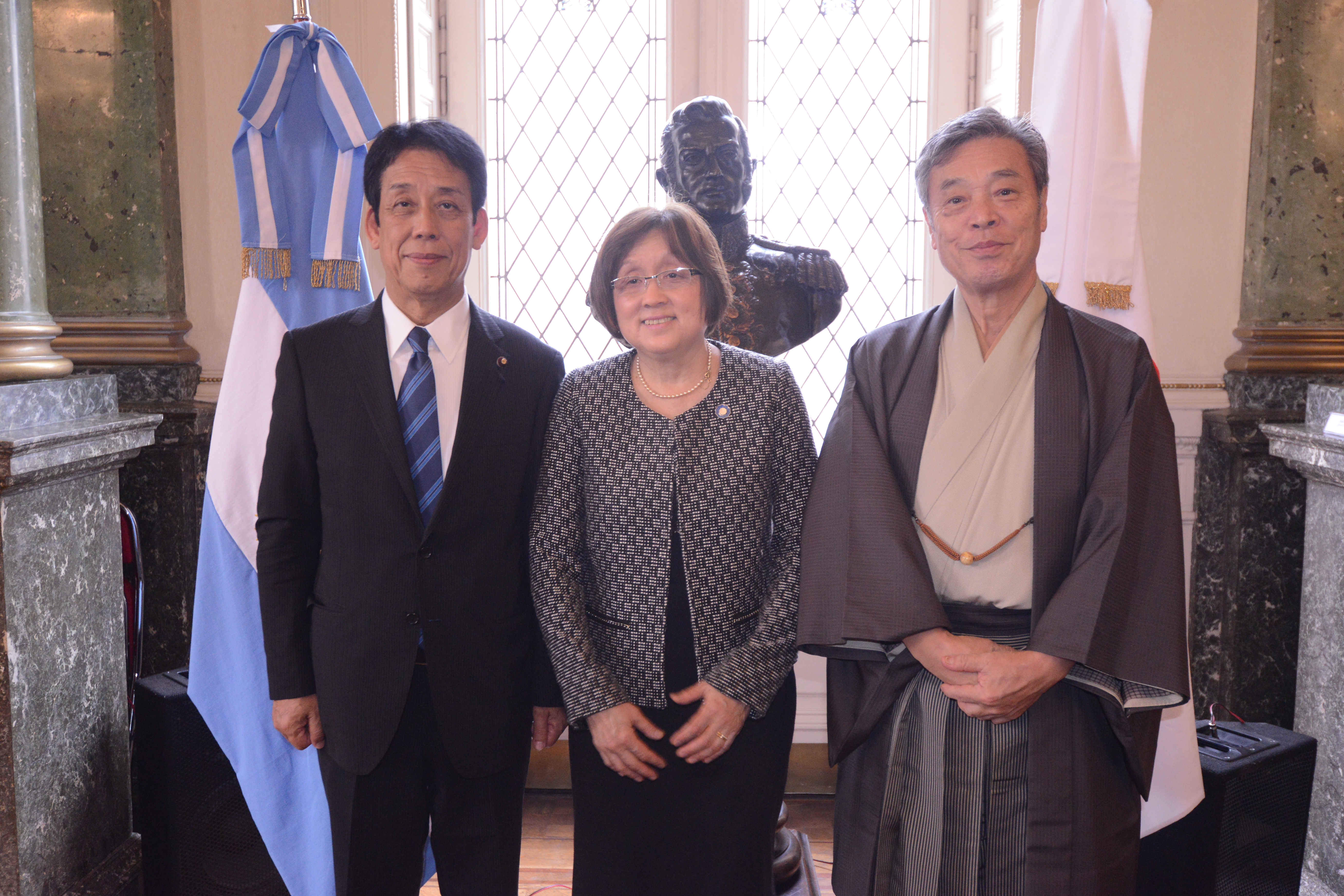 Un grupo parlamentario japonés visitó la HCDN