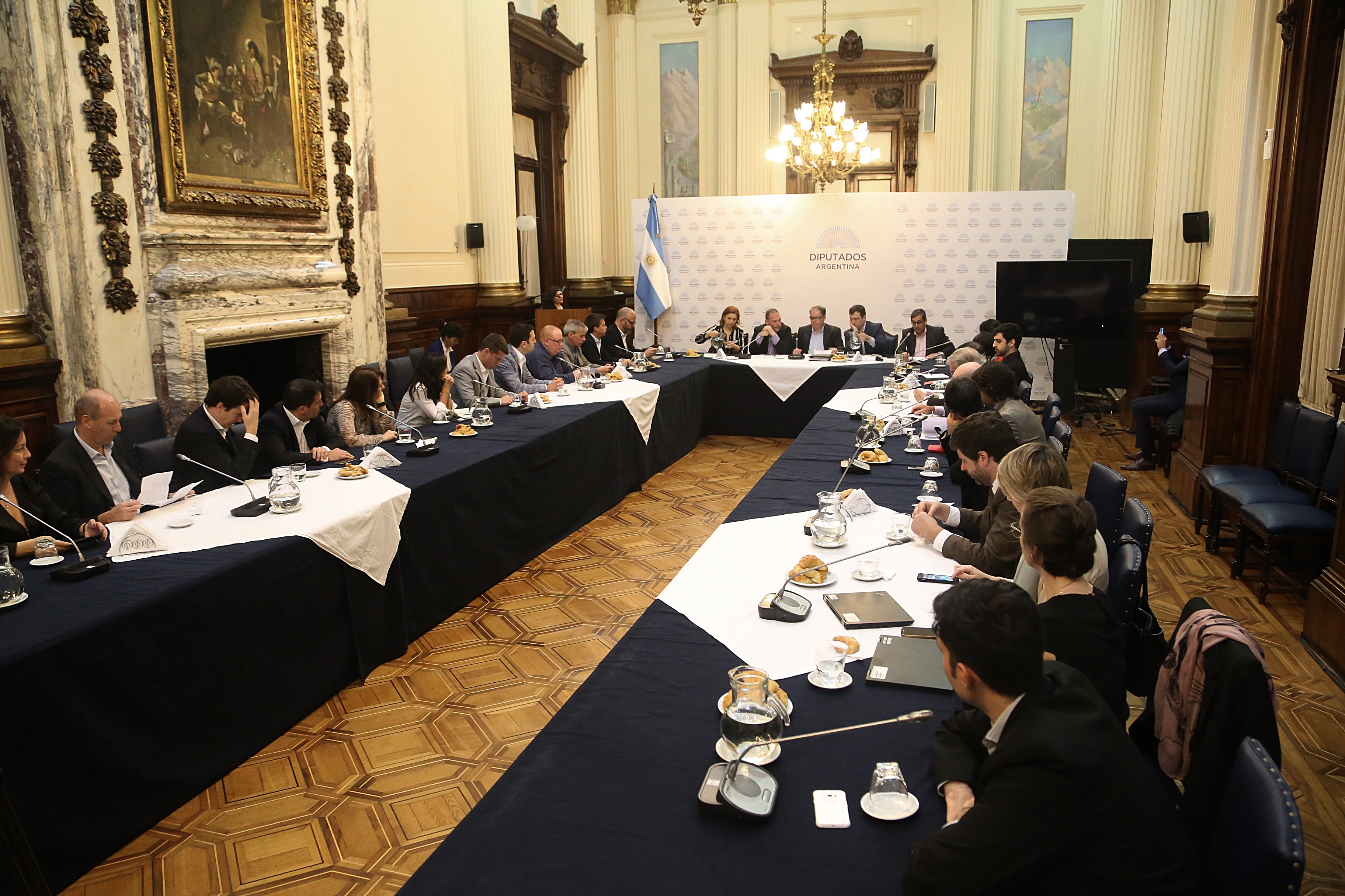 Encuentro sobre blockchain, transparencia y Gobierno Encuentro sobre blockchain, transparencia y Gobierno
