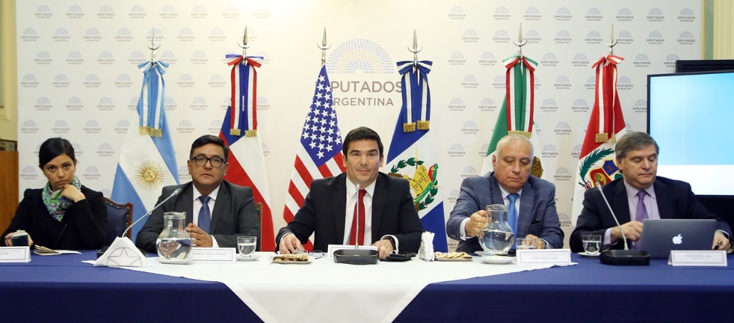 Intercambio legislativo sobre experiencias internacionales en Acceso a la Información Pública Intercambio legislativo sobre experiencias internacionales en Acceso a la Información Pública