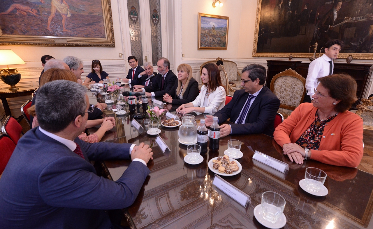 Visita del Presidente de la Comunidad Autónoma de La Rioja, José Ignacio Ceniceros González Visita del Presidente de la Comunidad Autónoma de La Rioja, José Ignacio Ceniceros González