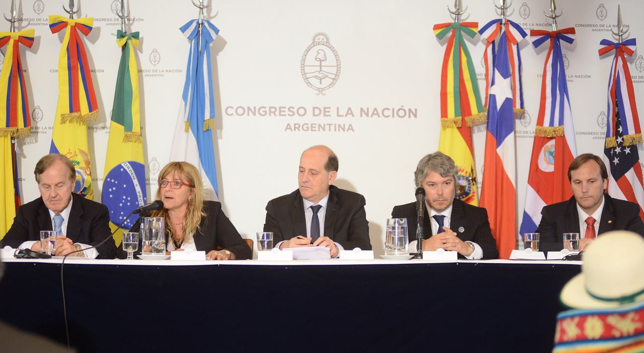 Foro Parlamentario Regional de Inteligencia y Seguridad Foro Parlamentario Regional de Inteligencia y Seguridad