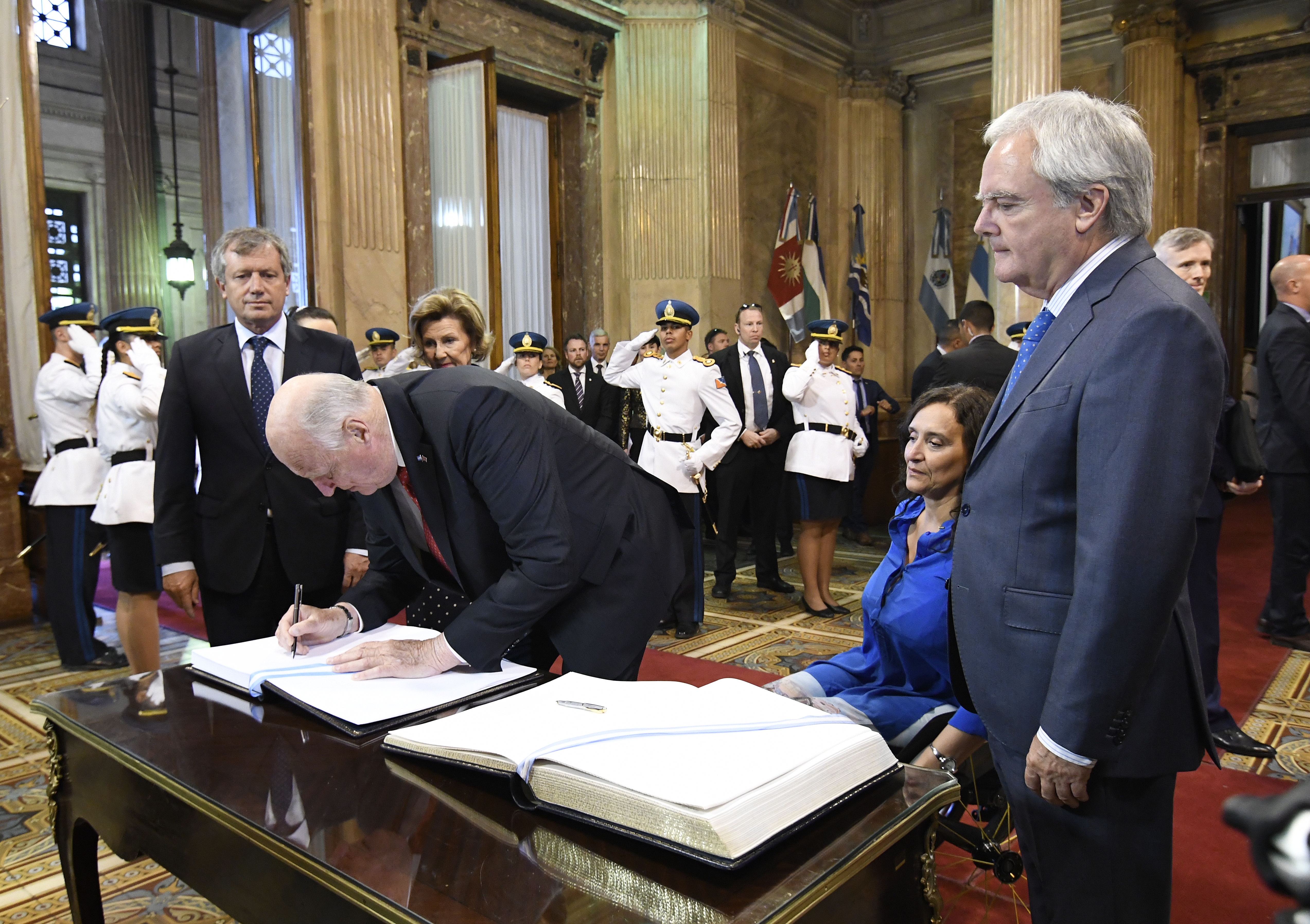 Los Reyes de Noruega visitaron el Congreso en su primer viaje oficial a la Argentina