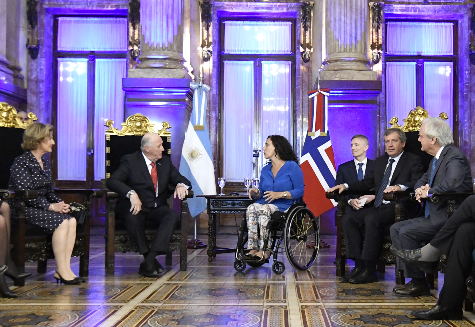 Los Reyes de Noruega visitaron el Congreso en su primer viaje oficial a la Argentina