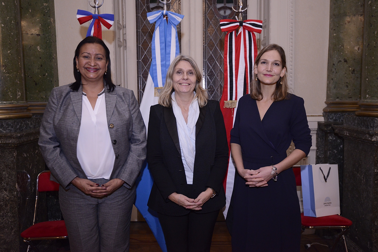 La Pte. de la Comisión de Rel. Exteriores recibió a una delegación parlamentaria caribeña