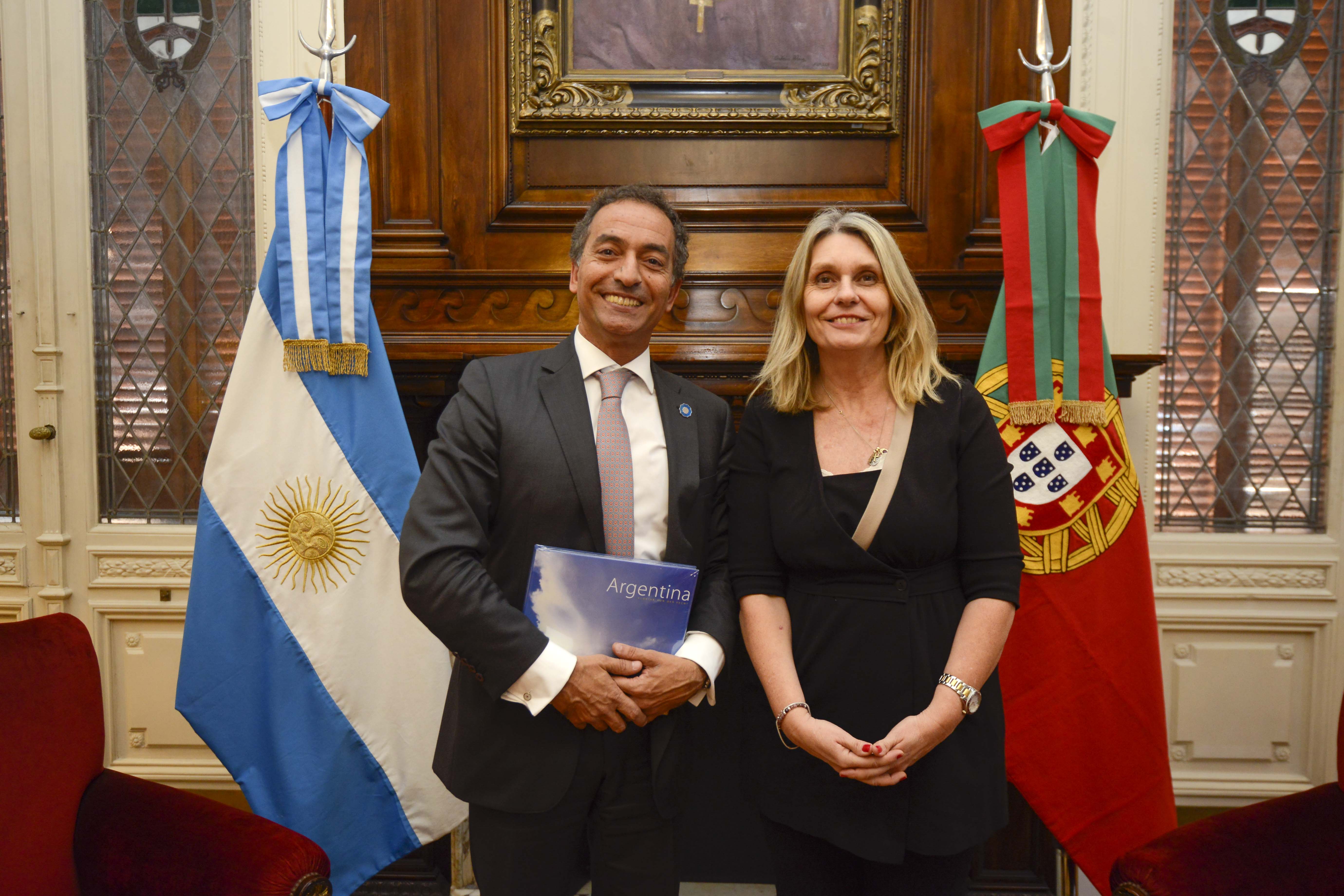 La Diputada Schmidt-Liermann recibió al Embajador portugués en nuestro país