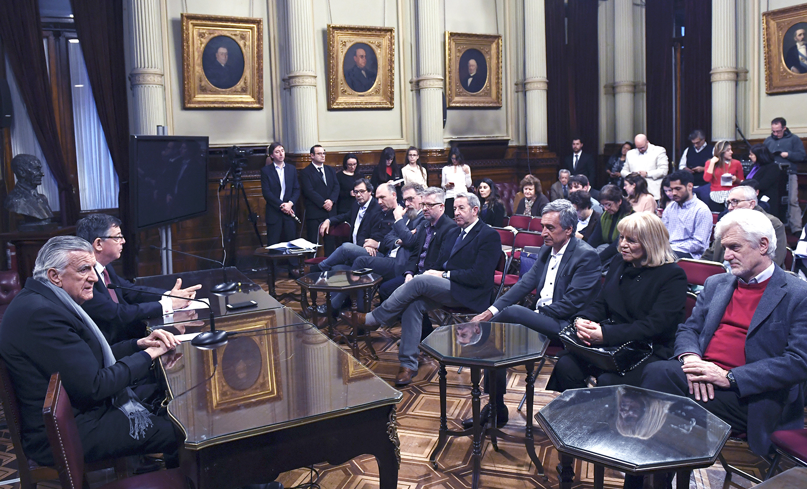 Eligieron autoridades para el componente argentino de la Comisión Bicameral Argentino-Chilena Eligieron autoridades para el componente argentino de la Comisión Bicameral Argentino-Chilena