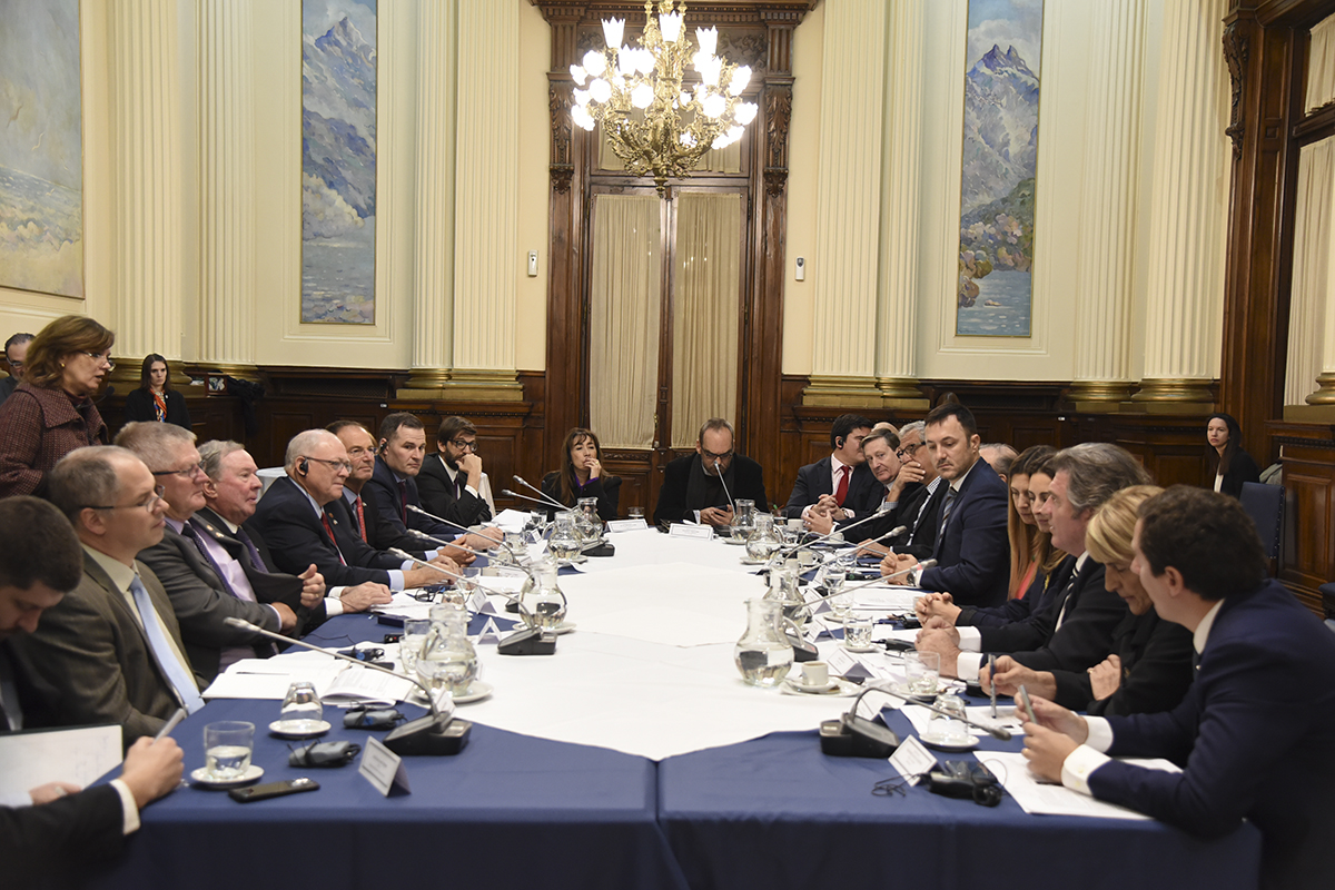 El Presidente del Senado de Canadá, George Furey, visitó la H. Cámara de Diputados de la Nación El Presidente del Senado de Canadá, George Furey, visitó la H. Cámara de Diputados de la Nación