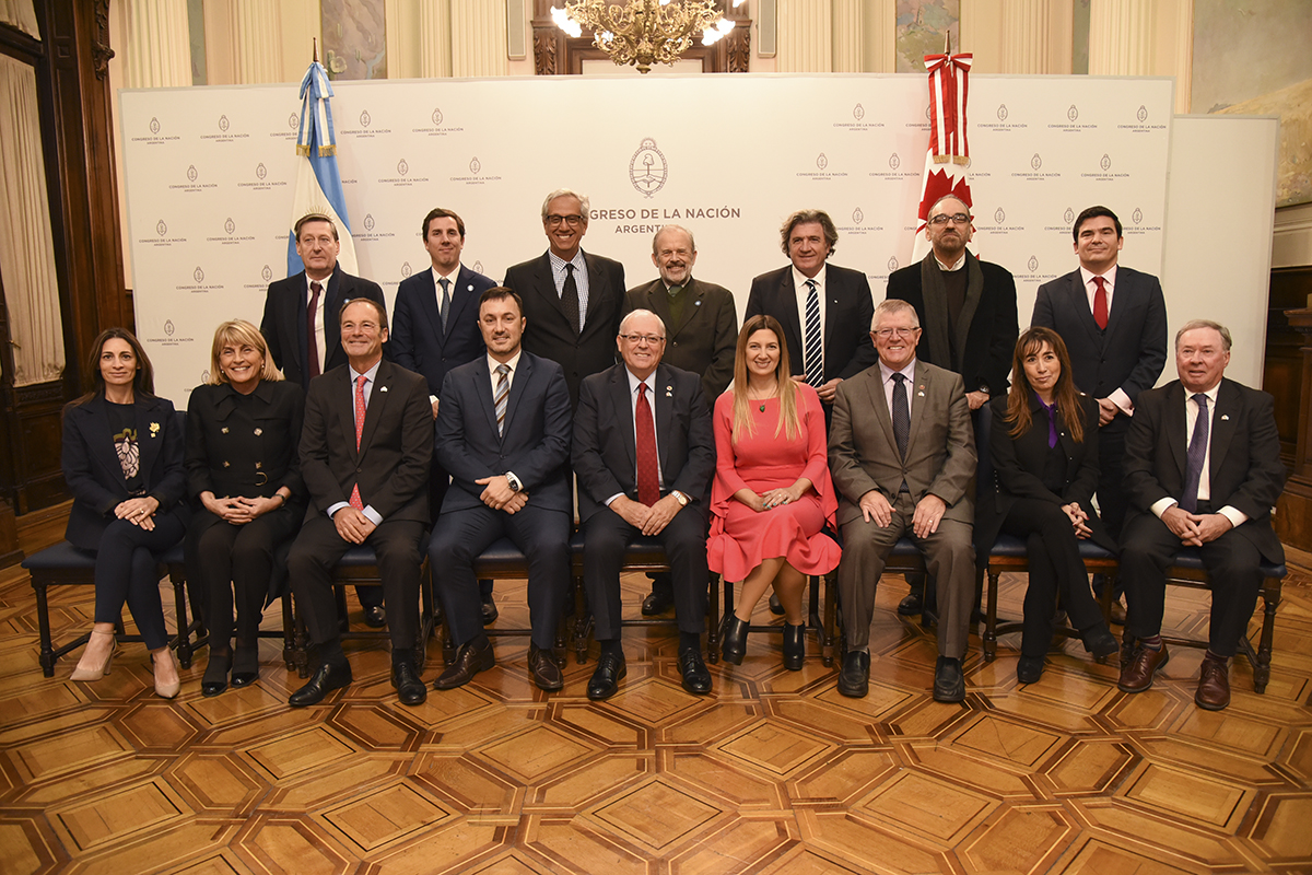 El Presidente del Senado de Canadá, George Furey, visitó la H. Cámara de Diputados de la Nación El Presidente del Senado de Canadá, George Furey, visitó la H. Cámara de Diputados de la Nación