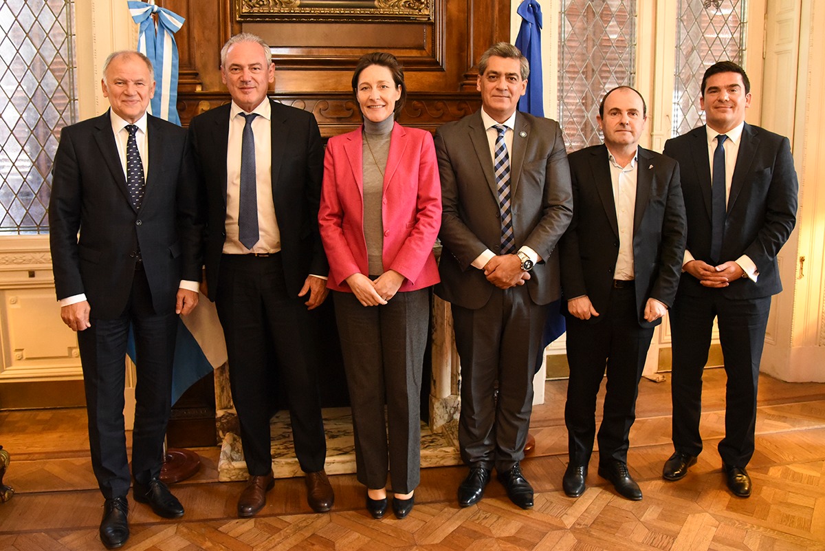 El Comisario de Salud y Seguridad Alimentaria de la Unión Europea visitó la Cámara de Diputados El Comisario de Salud y Seguridad Alimentaria de la Unión Europea visitó la Cámara de Diputados
