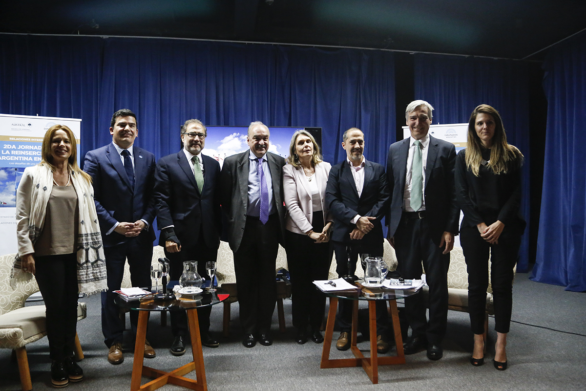 Segunda Jornada sobre la reinserción de la Argentina en el mundo Segunda Jornada sobre la reinserción de la Argentina en el mundo