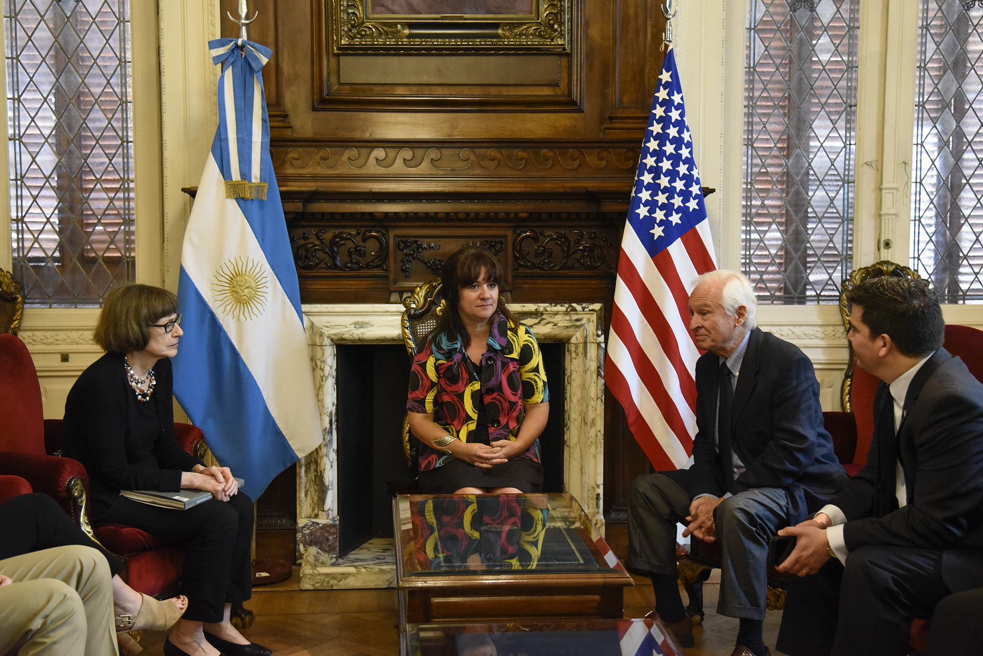 La Directora del Museo del Holocausto de EE.UU. visitó la H. Cámara de Diputados La Directora del Museo del Holocausto de EE.UU. visitó la H. Cámara de Diputados
