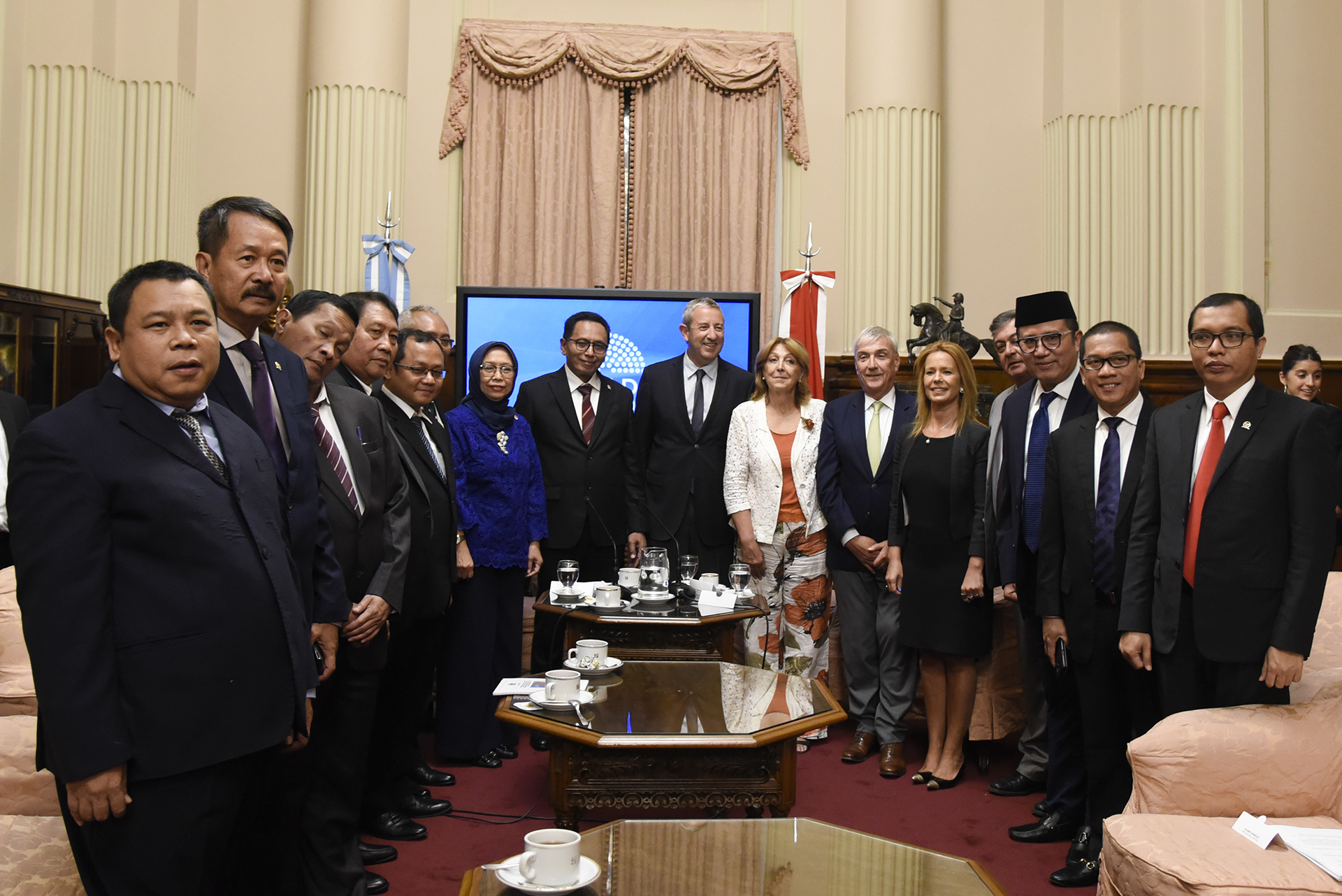 Con eje en el cambio climático, una delegación indonesia visitó el congreso Con eje en el cambio climático, una delegación indonesia visitó el congreso