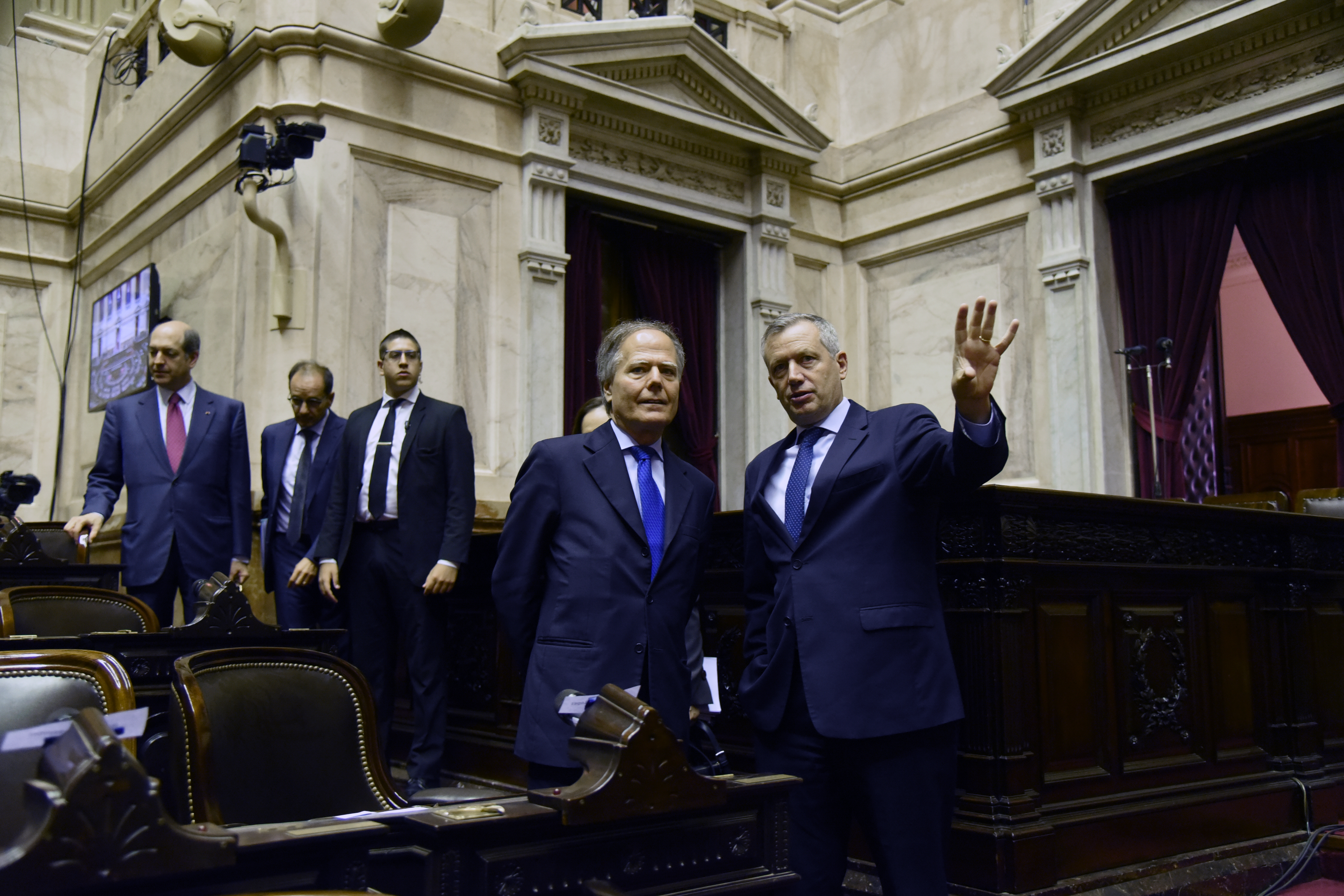 El Presidente de la H. Cámara de Diputados, Emilio Monzó, recibió al Canciller de la República Italiana El Presidente de la H. Cámara de Diputados, Emilio Monzó, recibió al Canciller de la República Italiana
