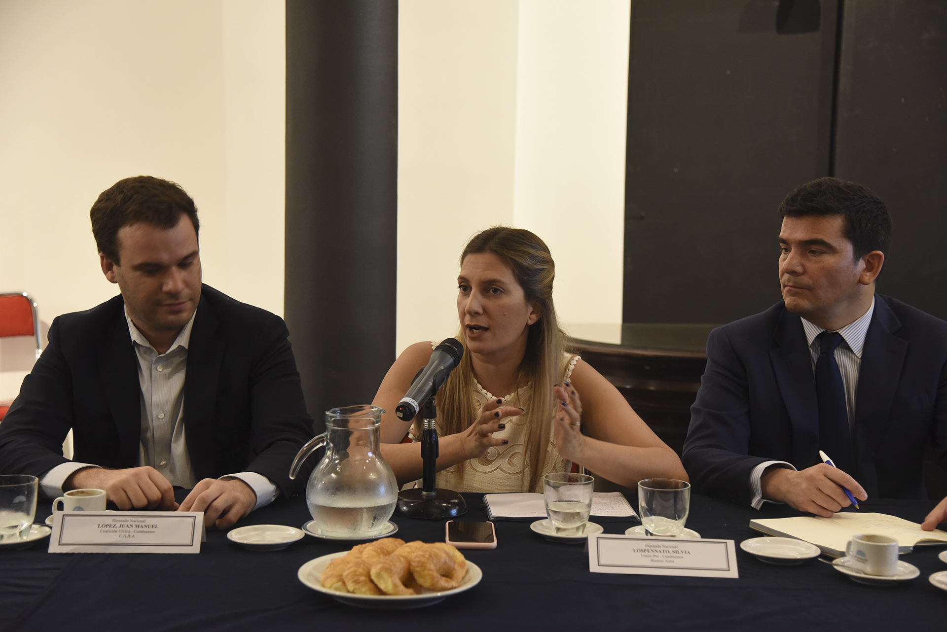 Universitarios de Estados Unidos visitaron la HCDN Universitarios de Estados Unidos visitaron la HCDN