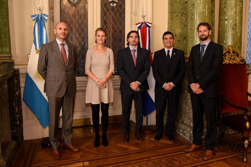 Impulso legislativo a las relaciones con el Reino de los Países Bajos Impulso legislativo a las relaciones con el Reino de los Países Bajos