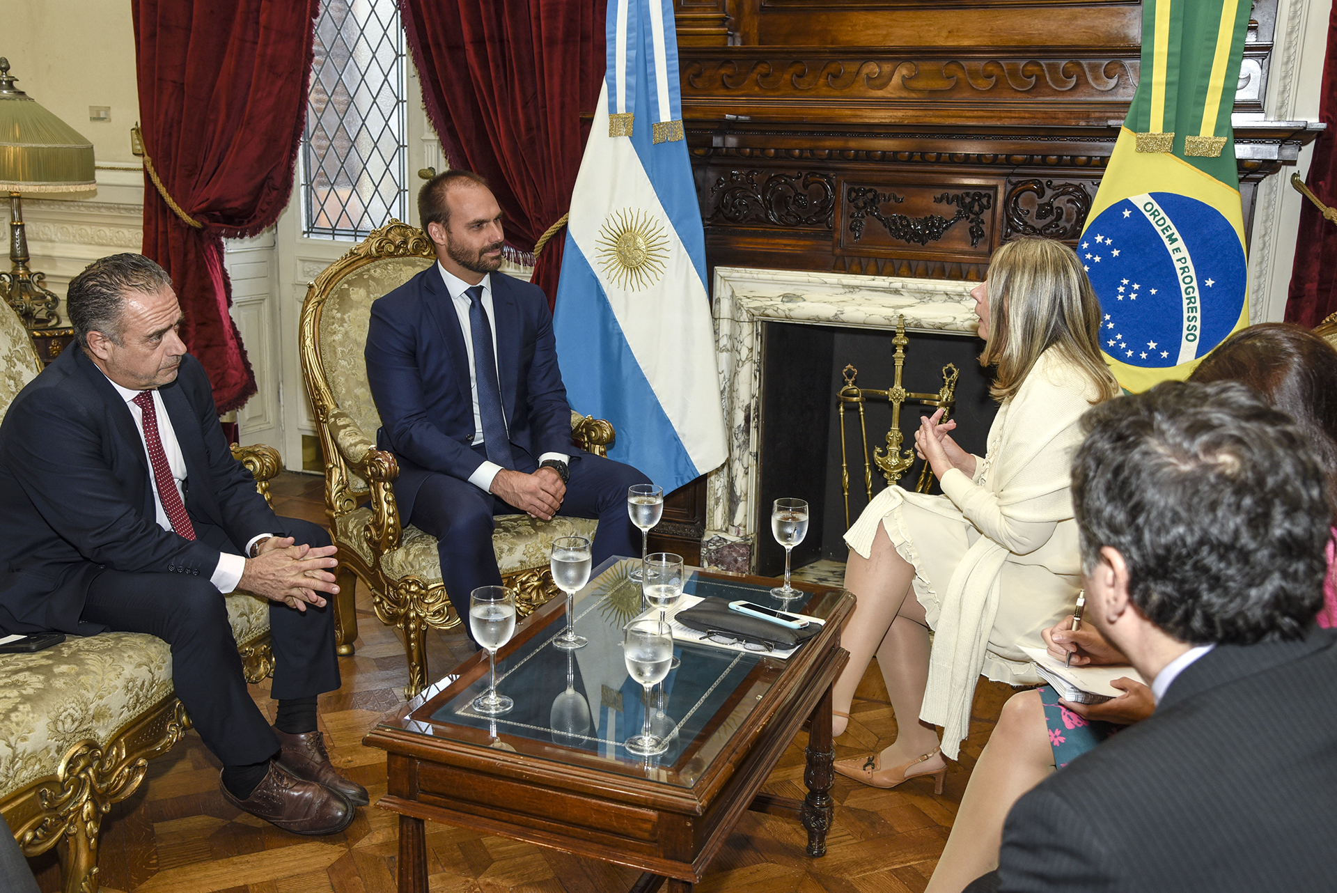 El Presidente de la H. Cámara de Diputados recibió al Diputado brasileño Eduardo Bolsonaro El Presidente de la H. Cámara de Diputados recibió al Diputado brasileño Eduardo Bolsonaro