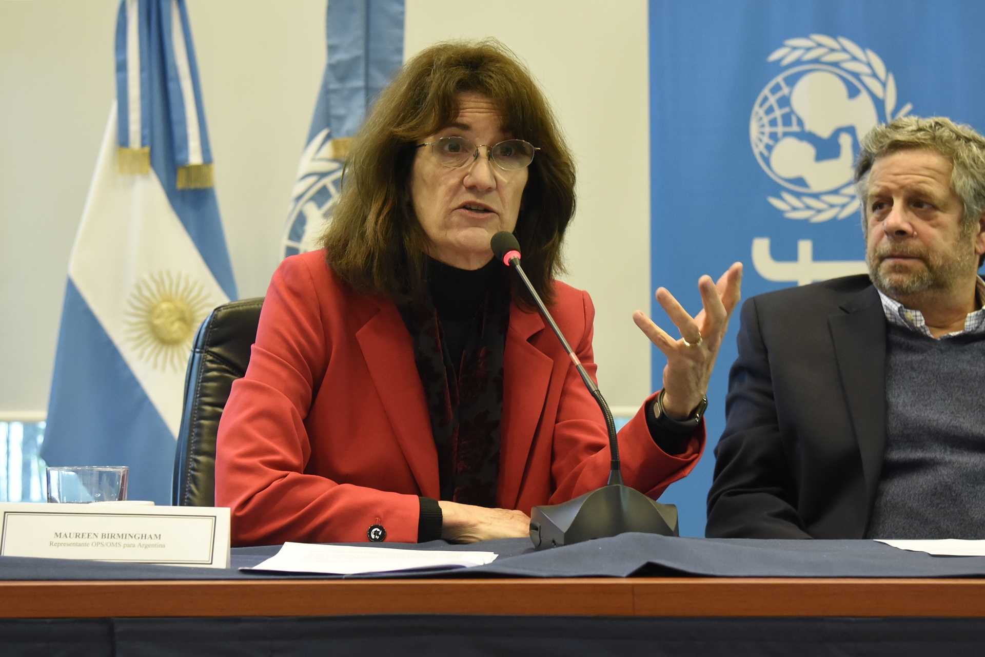 Aportes para una legislación que contribuya a la lucha contra el sobrepeso y la obesidad Aportes para una legislación que contribuya a la lucha contra el sobrepeso y la obesidad