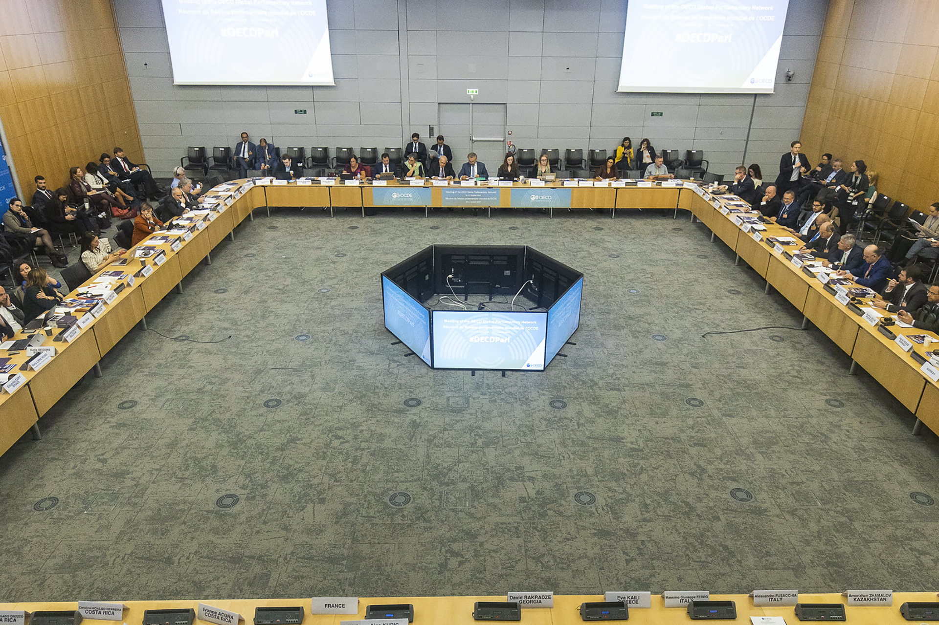 El Presidente de la Cámara cerró acuerdos con organismos internacionales El Presidente de la Cámara cerró acuerdos con organismos internacionales