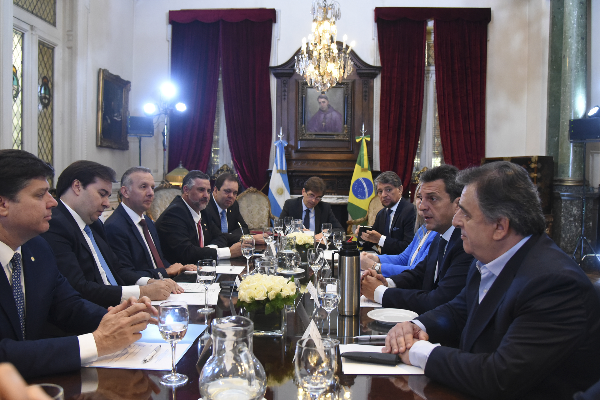Massa recibió al Presidente de la Cámara de Diputados del Brasil junto a los jefes de bloques Massa recibió al Presidente de la Cámara de Diputados del Brasil junto a los jefes de bloques